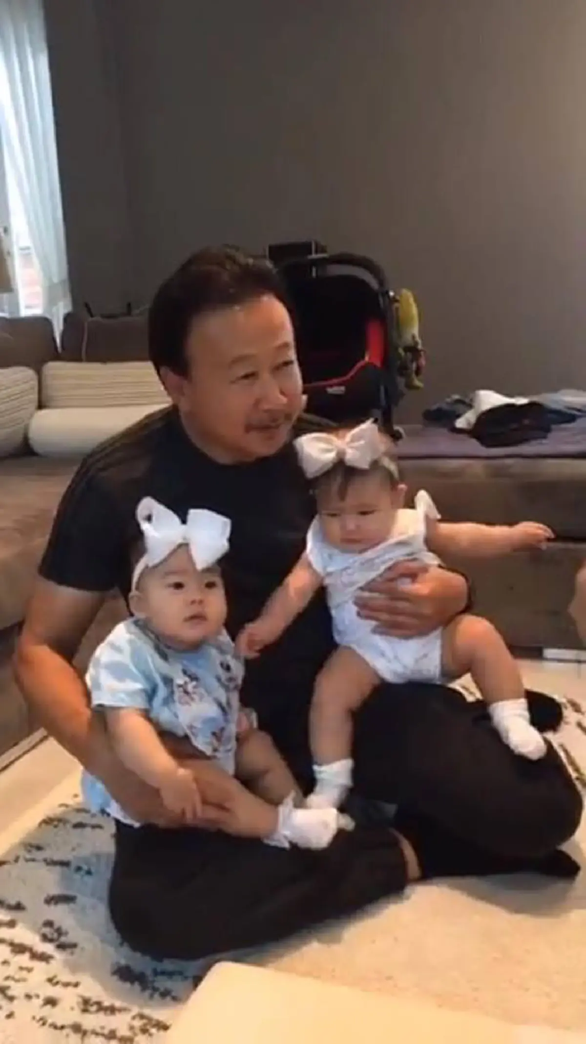 ความฮาบังเกิด!!! เมื่อ "เจ๊เป่าเปา" ลูกแม่กุ๊บกิ๊บ ปะทะ "น้องริชา" ลูกแม่แอน งานนี้ชาวเน็ตขำกรามค้างเมื่อเจ๊เป่าเปาออกอาการแบบนี้?? (ชมคลิป)