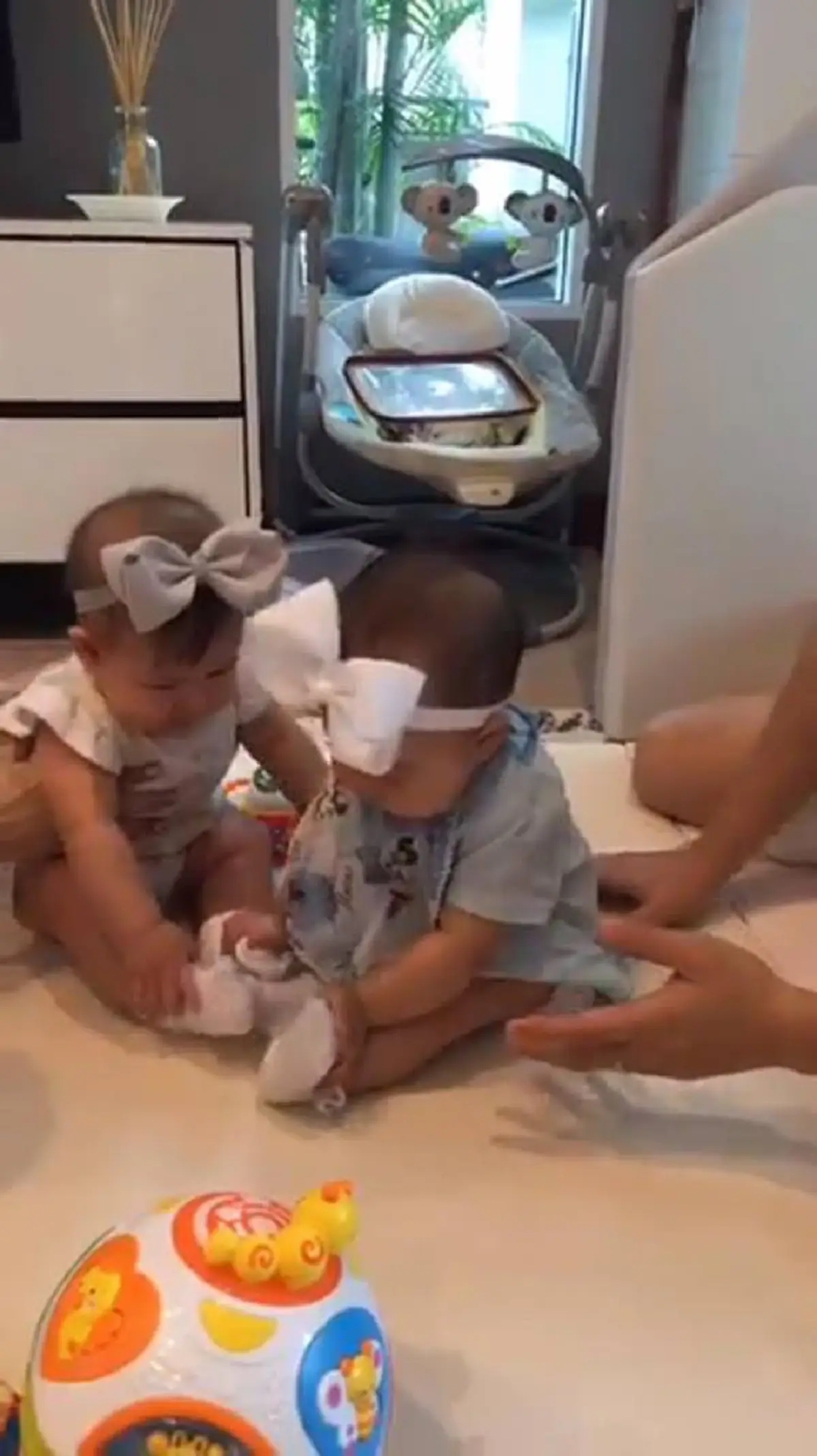 ความฮาบังเกิด!!! เมื่อ "เจ๊เป่าเปา" ลูกแม่กุ๊บกิ๊บ ปะทะ "น้องริชา" ลูกแม่แอน งานนี้ชาวเน็ตขำกรามค้างเมื่อเจ๊เป่าเปาออกอาการแบบนี้?? (ชมคลิป)