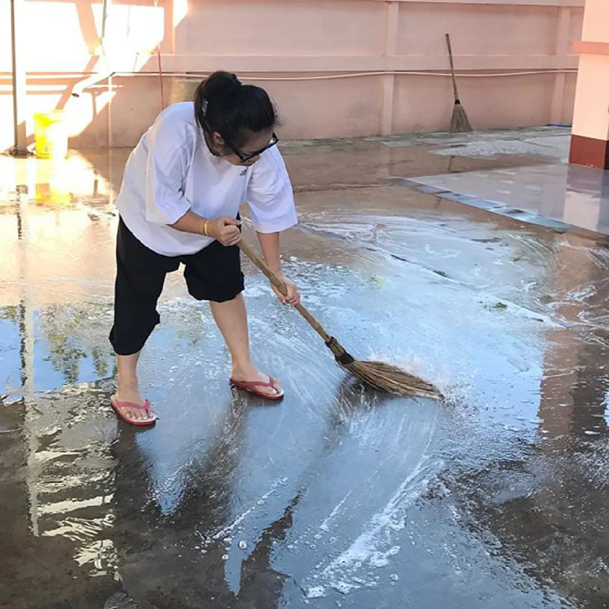ว่าที่เจ้าสาวต้องสตรอง !!! เปิดภาพ "ตุ๊กกี้"เตรียมงานเเต่ง ที่วังสามหมอ จ.อุดรฯ ทุ่มเทลงมือจัดเองทุกขั้นตอน อลังการสุดๆ!!! (ภาพ)