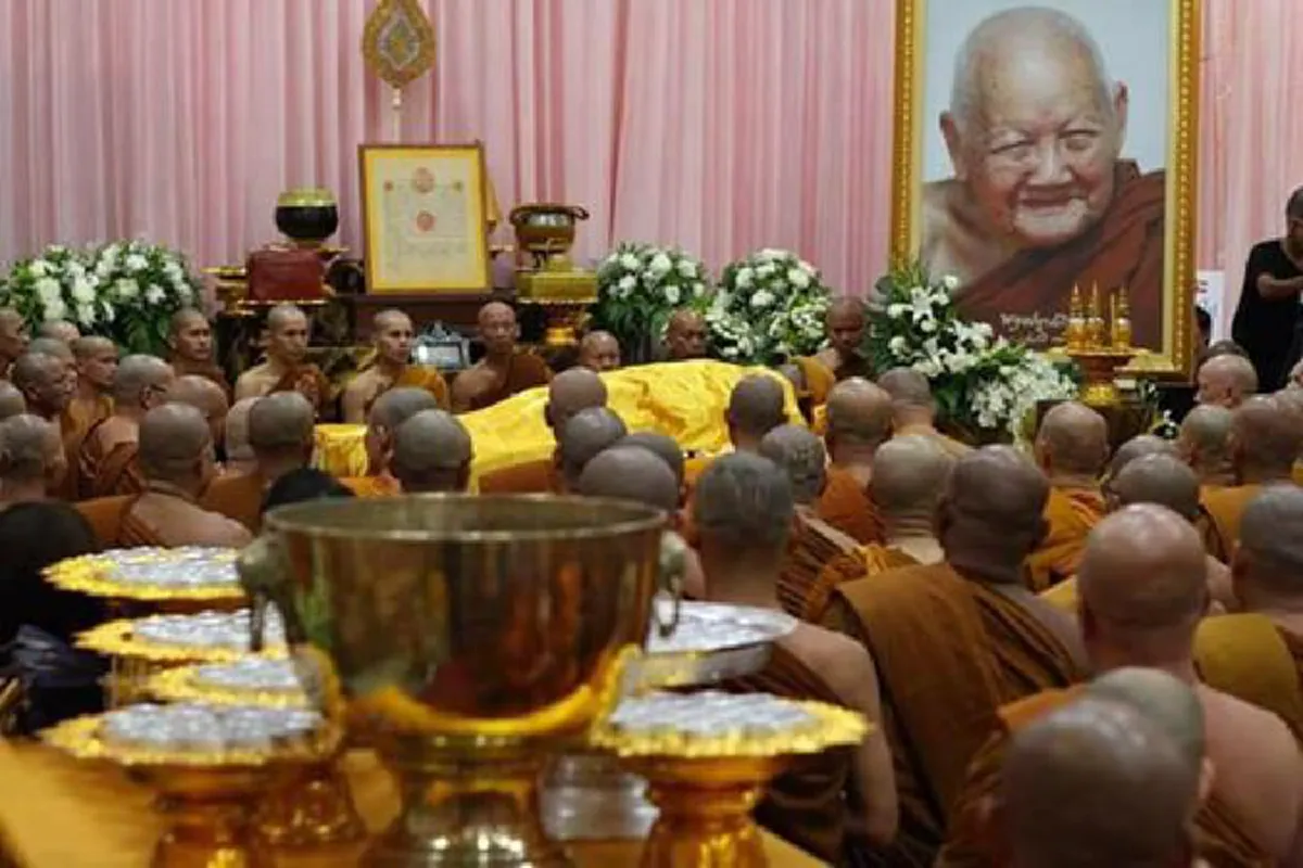 ร.10 พระราชทานน้ำหลวงอาบศพ หลวงปู่จันทร์ศรี ชมบารมีหลวงปู่เป็นบุญตา อัศจรรย์!!! พระโลหิต เกศา กลายเป็นพระธาตุ 