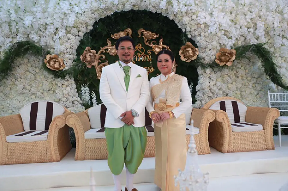 ขำน้ำตาไหล !!! แก๊ง"สามช่า" หม่ำ-โหน่ง-เท่ง ส่งคลิปอวยพรคู่บ่าวสาว "ตุ๊กกี้- บูบู้" ทั้งซึ้งทั้งฮาปนกันไป !?! (คลิป)