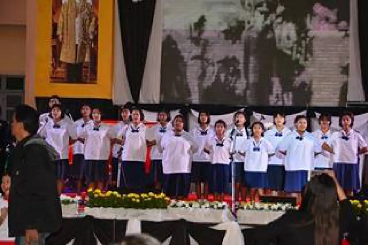ทม.เมืองเพชรบูรณ์ จัดกิจกรรมส่งท้ายปลายปี ขับร้องเพลงแสดงดนตรีเทิดพระเกียรติ