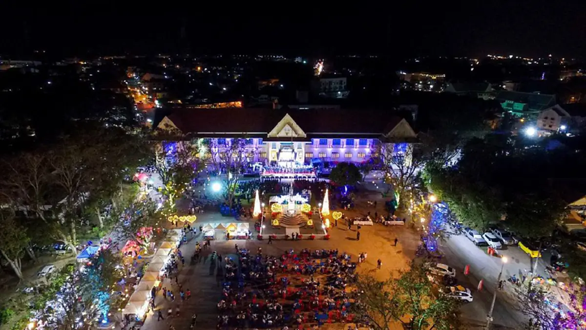 ทม.เมืองเพชรบูรณ์ จัดกิจกรรมส่งท้ายปลายปี ขับร้องเพลงแสดงดนตรีเทิดพระเกียรติ