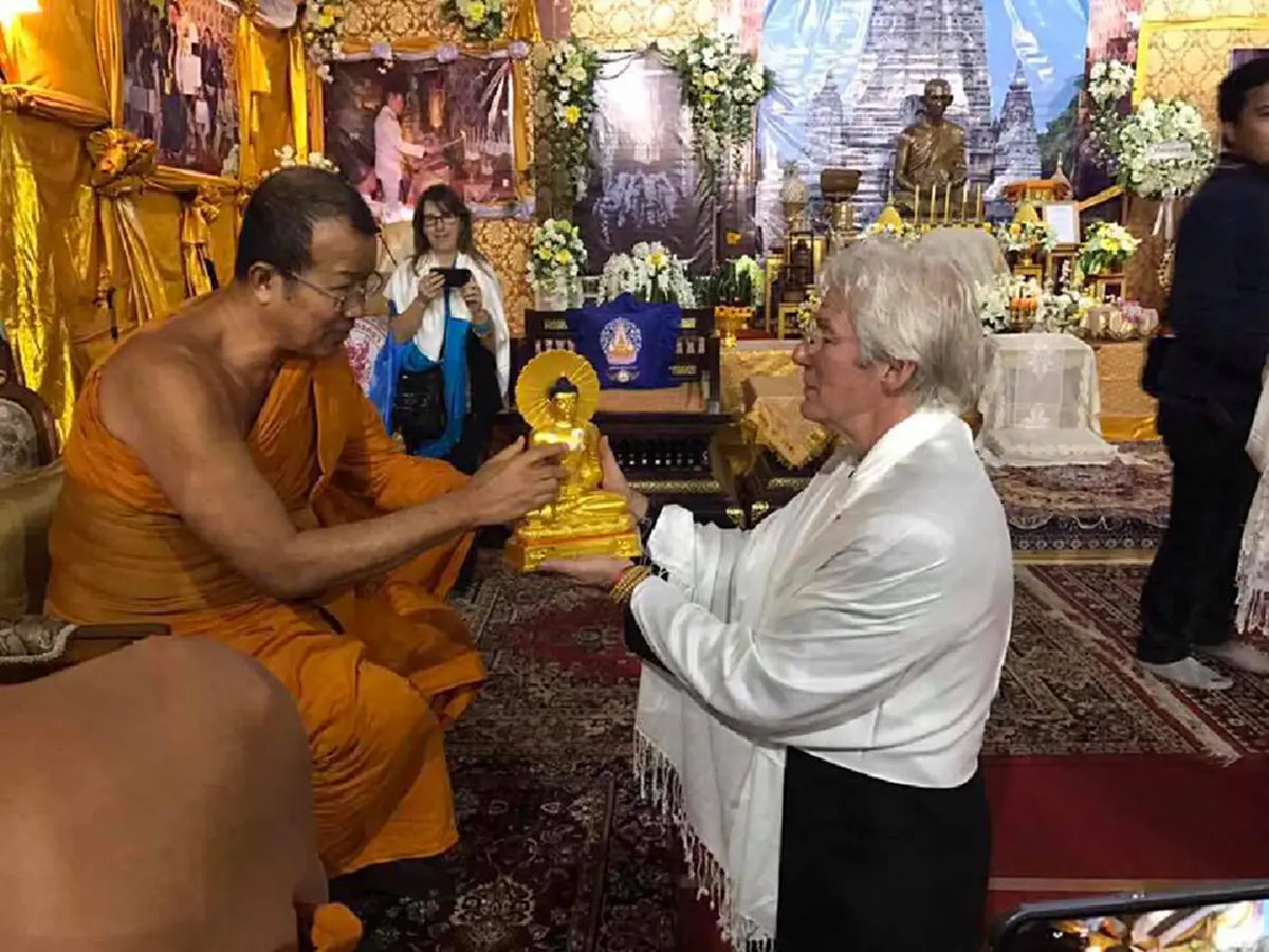 ประทับใจ!!! "ริชาร์ด เกียร์" ดาราฮอลลีวูด ร่วมสวดพระอภิธรรมบำเพ็ญกุศลถวายในหลวง รัชกาลที่ 9