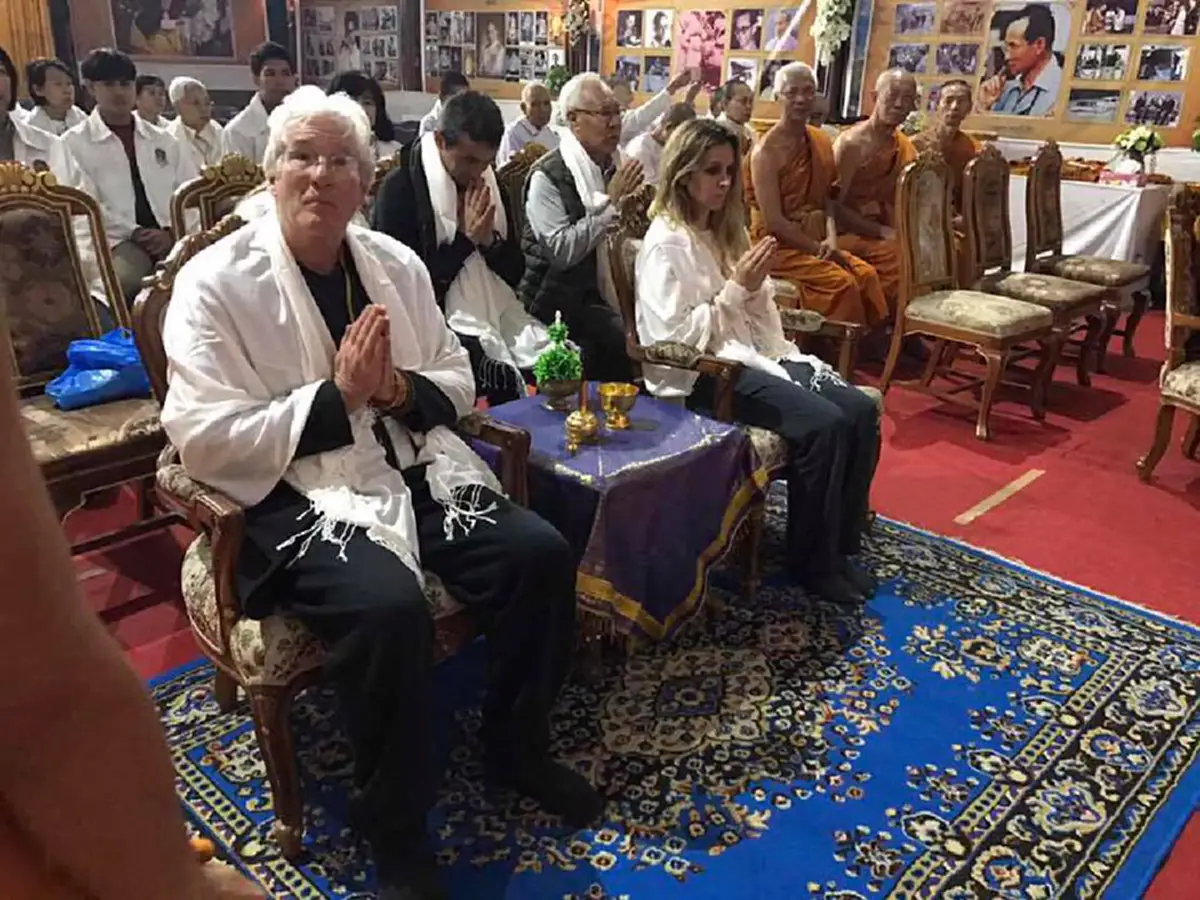 ประทับใจ!!! "ริชาร์ด เกียร์" ดาราฮอลลีวูด ร่วมสวดพระอภิธรรมบำเพ็ญกุศลถวายในหลวง รัชกาลที่ 9