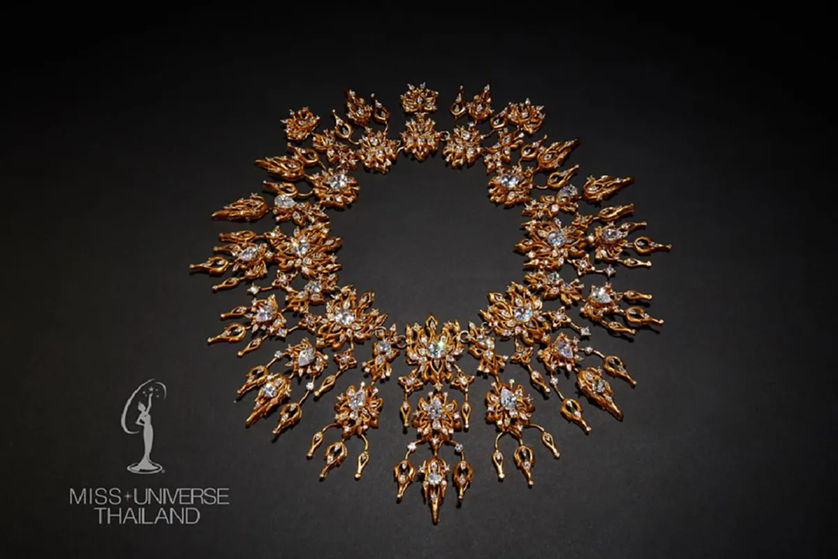 "Jewel Of Thailand" สุดอลังการ การออกแบบชุดประจำชาติ "น้ำตาล ชลิตา" ที่สุดของความประณีต ผสมผสานเทคโนโลยีล้ำสมัย !!!