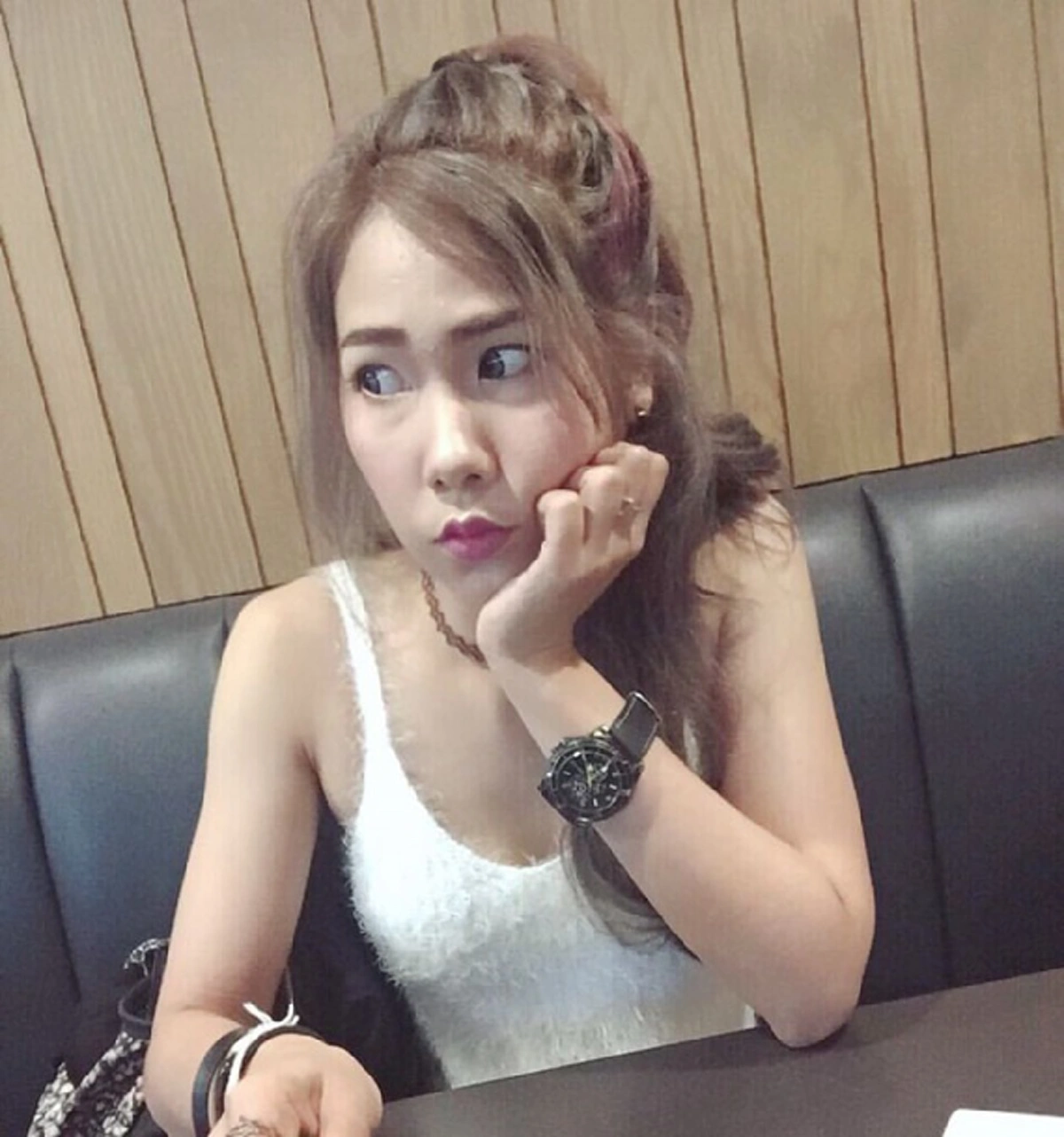 เมินดราม่า!!! "น้ำผึ้ง Take Me Out"  ยกเค้กเซอร์ไพรส์ "รูเบน" แฟนเก่า "อรอุมา" นักตบลูกยางทีมชาติไทย