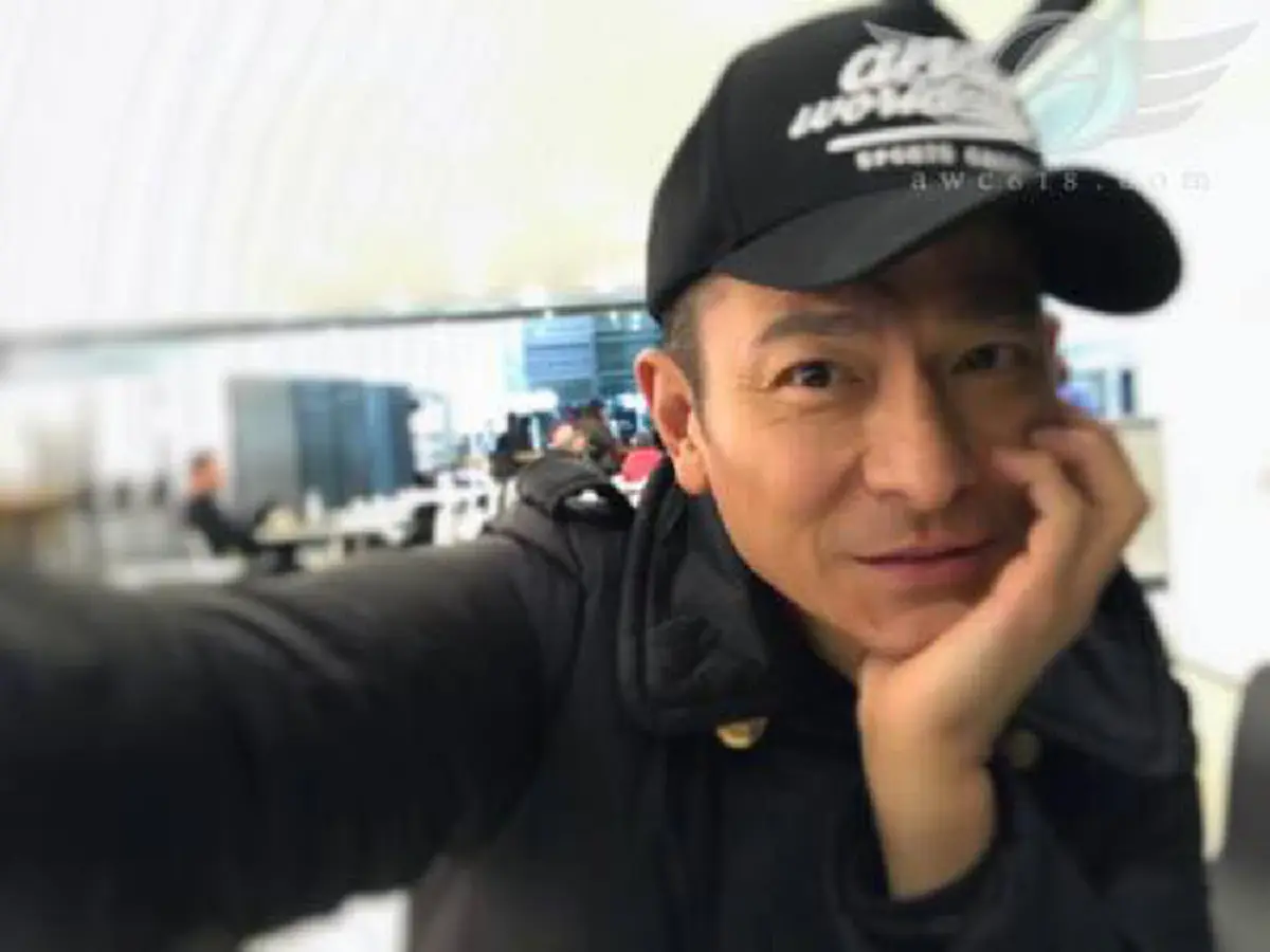 เปิดโพสต์แรก "หลิว เต๋อหัว" !! หลังซุปตาร์เกิดอุบัติเหตุตกม้าในเมืองไทย โดนย่ำซ้ำกระดูกเชิงกรานหัก อาการล่าสุดเป็นอย่างไร!!