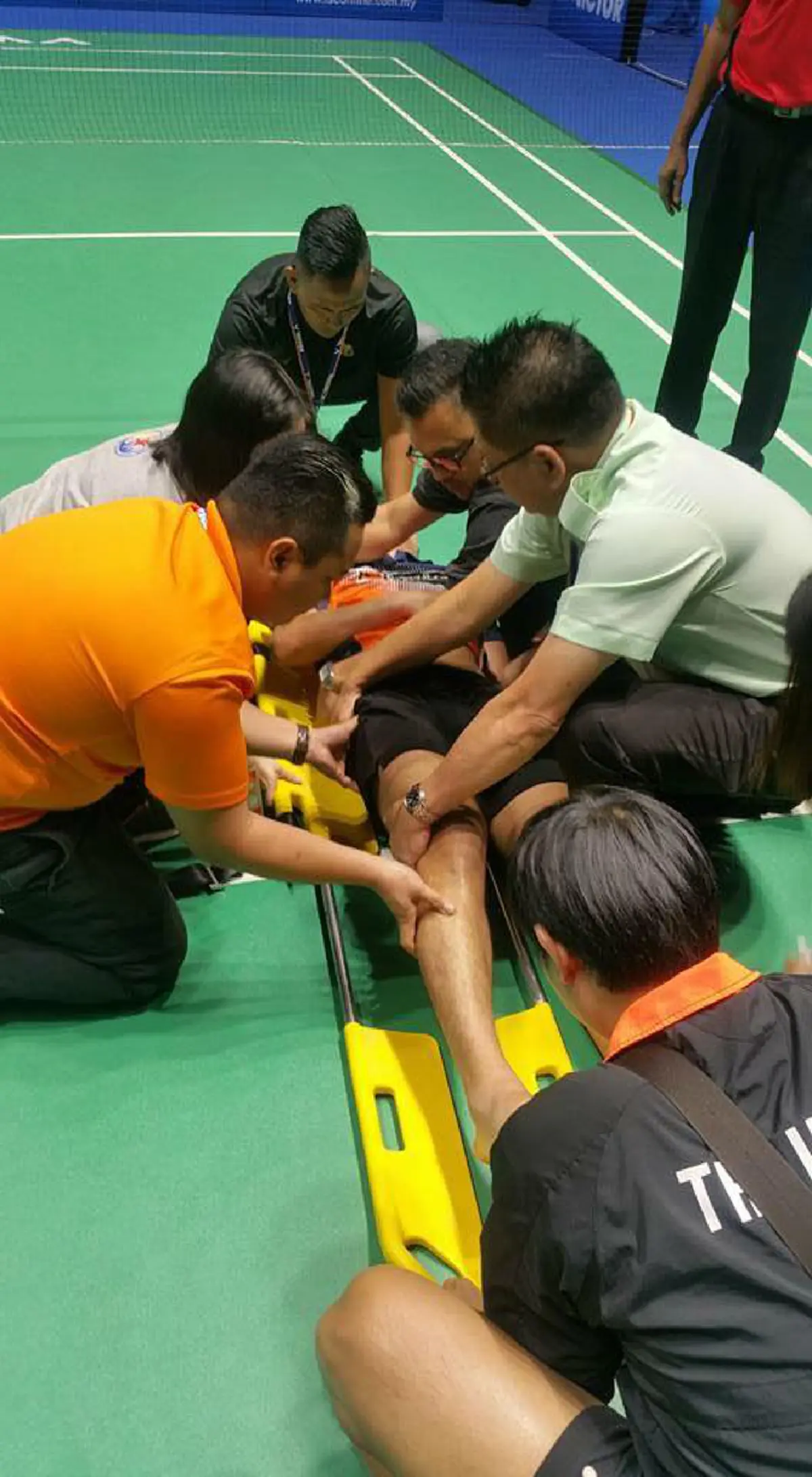 ด่วน!!! หาม "ตะวัน" แฟน "น้องเมย์ รัชนก" ส่งโรงพยาบาลโดยด่วนหลังเป็นลมหมดสติระหว่างแข่งแบดมินตันที่มาเลเซีย 