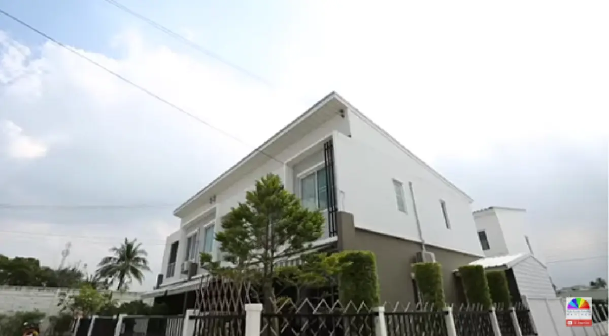 อลังการงานสร้าง!!! เปิดบ้านหรู "ริว จิตสัมผัส" แต่ทำเอาพิธีกรถึงสตั๊นเมื่อเจอของดีที่ริวเก็บอยู่ในบ้าน บอกเลยขยี้ตาแทบพัง?? (ชมคลิป)