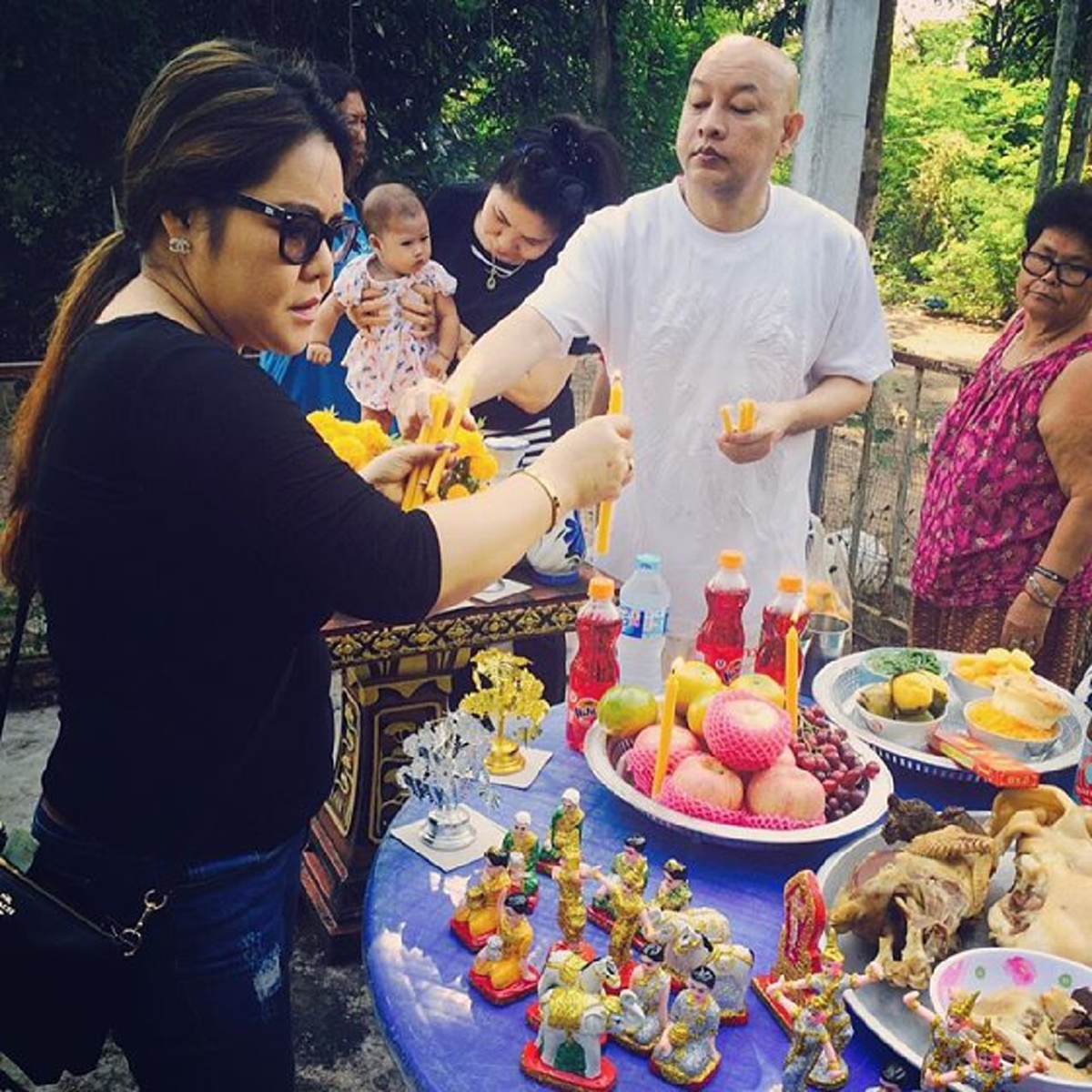 ส่องด่วน ๆๆ !!!" ฮาย อาภาพร" ใบ้หวย โพสต์ภาพน้ำมนต์ ให้ชาวเน็ตตีเลขเด็ด !?!