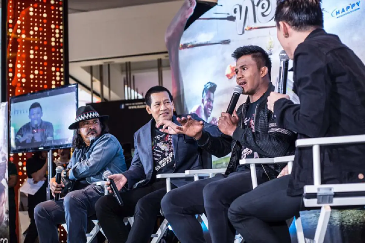 รีรันคลิปในตำนาน!! "บัวขาว" โชว์พลังเเข้งเตะต้นกล้วยกระจุย เเต่ละดอกหนักจริงๆ....เห็นเเล้วไม่อยากคิดสภาพ"คู่ต่อสู้"ที่เคยโดนอัดน่วม (มีคลิป)