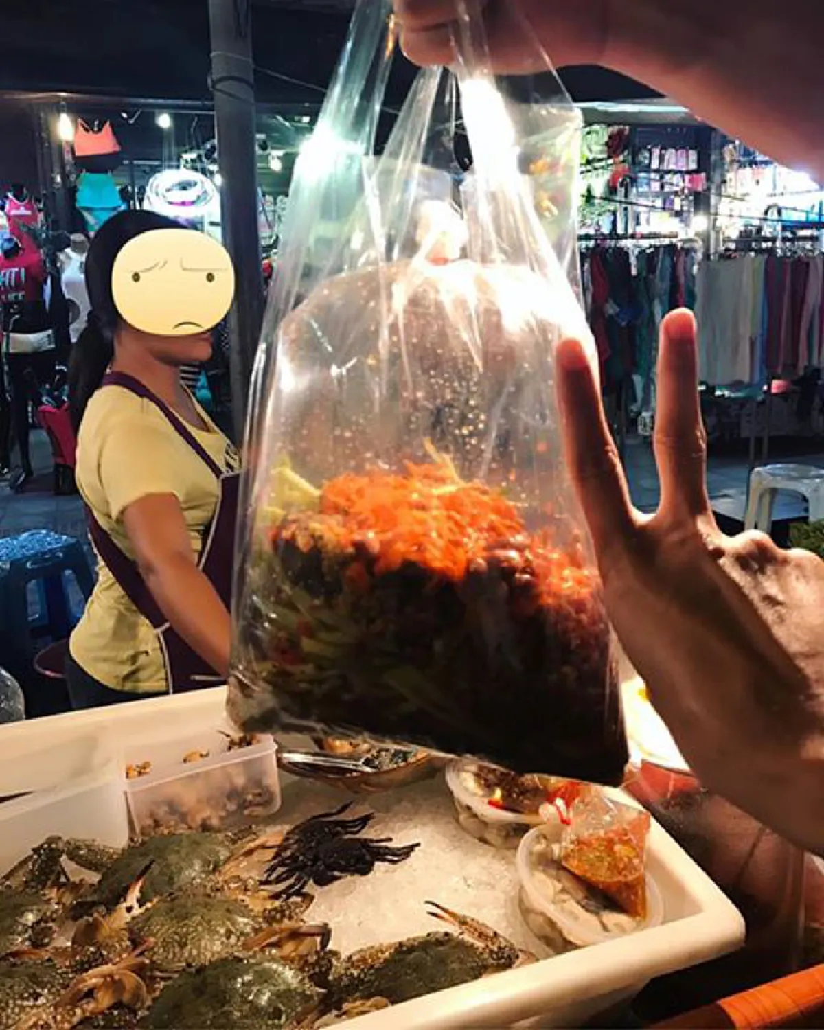 แชร์กันหนักๆ!! ยำมะม่วงถุงเดียว ราคา 400 บาท โอ้วแม่เจ้า!! เจอร้านนี้เมื่อไหร่ รีบหลบกันให้ไวน่ะจ๊ะ (ภาพ+รายละเอียด) 