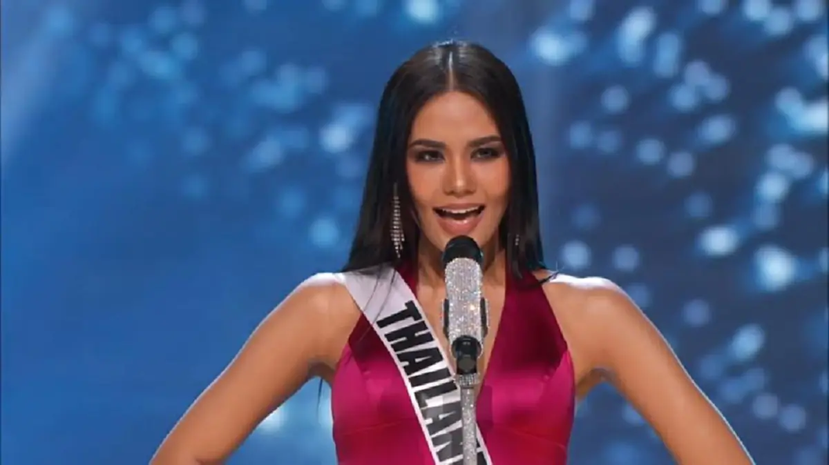 คำตอบจากหัวใจ!!! เมื่อคณะกรรมการ Miss Universe ถามคำถาม "น้ำตาล ชลิตา" เกี่ยวกับ "ในหลวง ร.9" และนี่คือคำตอบของเธอ ทำคนไทยน้ำตาซึม!!! (มีคลิป)
