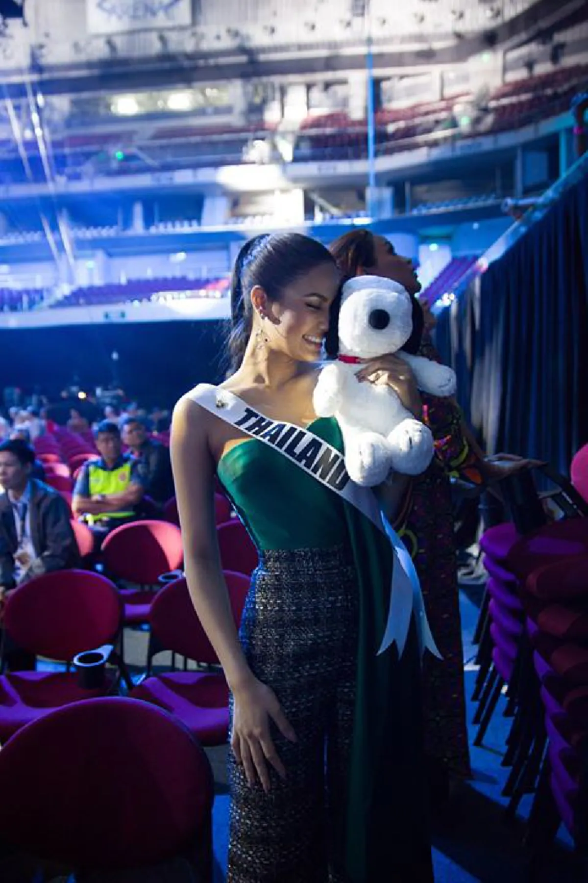 หัวใจเต็มร้อย!!! เปิดใจความรู้สึก "น้ำตาล ชลิตา" แบบ Exclusive ก่อนขึ้นเวทีรอบชิง MissUniverse 2016 พรุ่งนี้!!! (ชมคลิป)