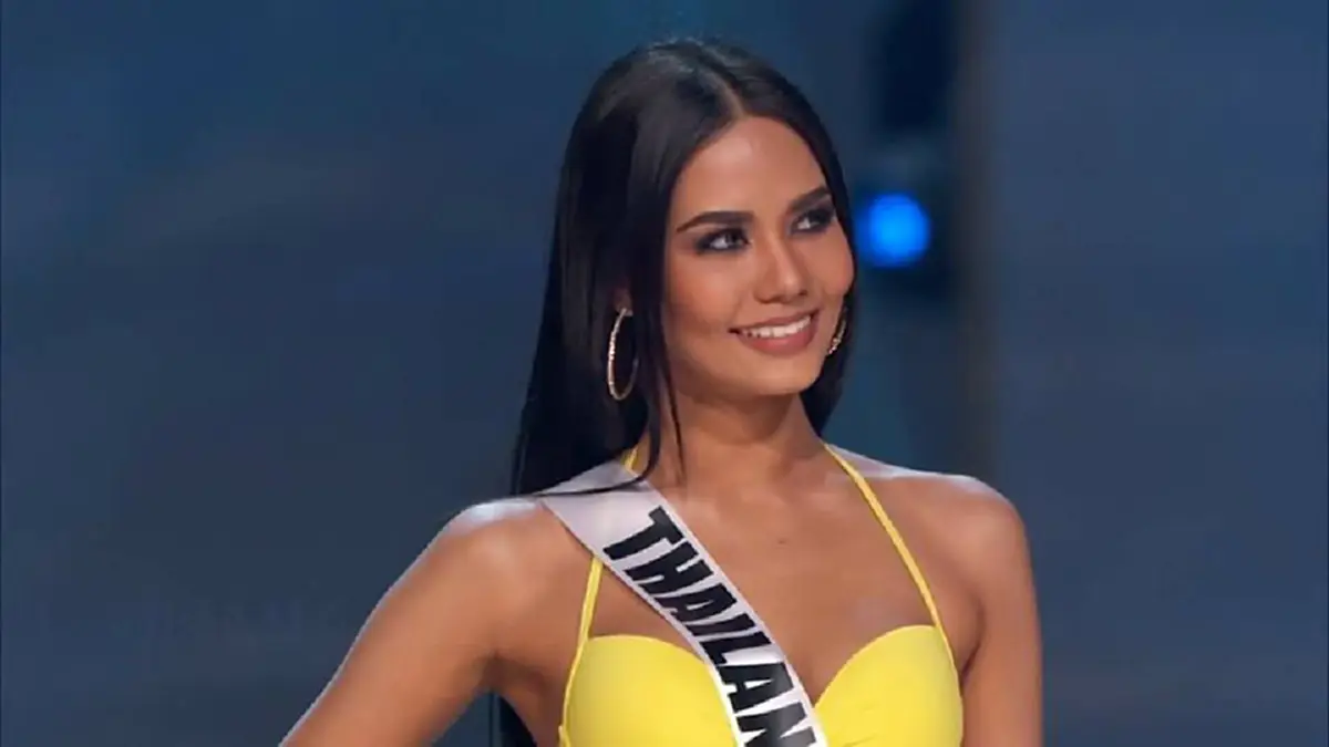 คำตอบจากหัวใจ!!! เมื่อคณะกรรมการ Miss Universe ถามคำถาม "น้ำตาล ชลิตา" เกี่ยวกับ "ในหลวง ร.9" และนี่คือคำตอบของเธอ ทำคนไทยน้ำตาซึม!!! (มีคลิป)