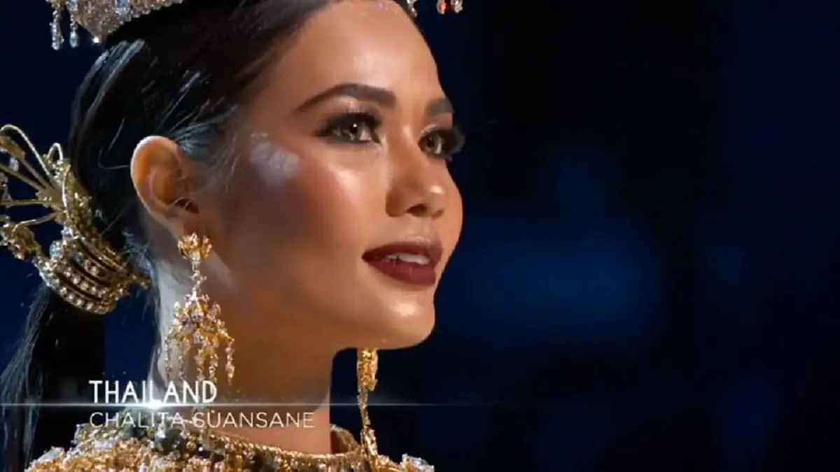 สุดตื้นตัน!!! "น้ำตาล ชลิตา" น้ำตาคลอบนเวทีในวินาทีพิธีกร กล่าวถึงแรงบันดาลใจของ "ชุดประจำชาติ" มาจากฉลองพระองค์ "พระราชินี" (ชมคลิป)