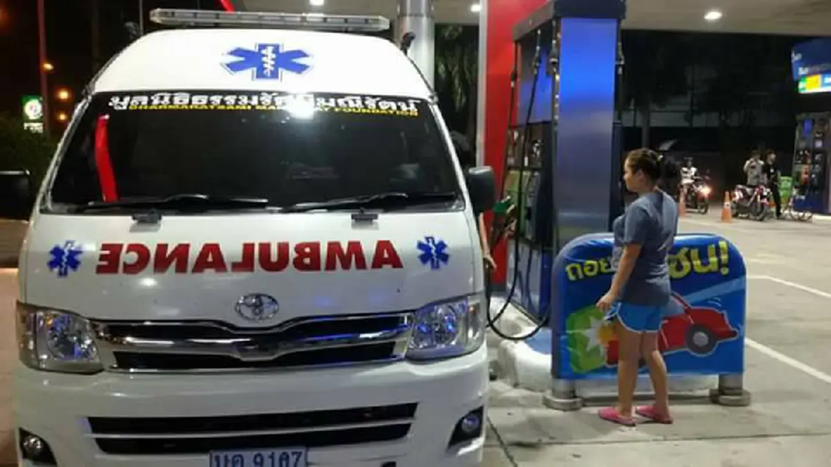 ชื่นใจจริงข่าวนี้!หนุ่มกู้ภัยถึงงง จอดรถมูลนิธิฯเติมน้ำมันจู่ๆมีสาวถือบัตรเครดิตมาเคาะกระจกก่อนแสดงน้ำใจที่ชาวเน็ตต้องยอมไลค์แชร์สนั่นให้เธอ