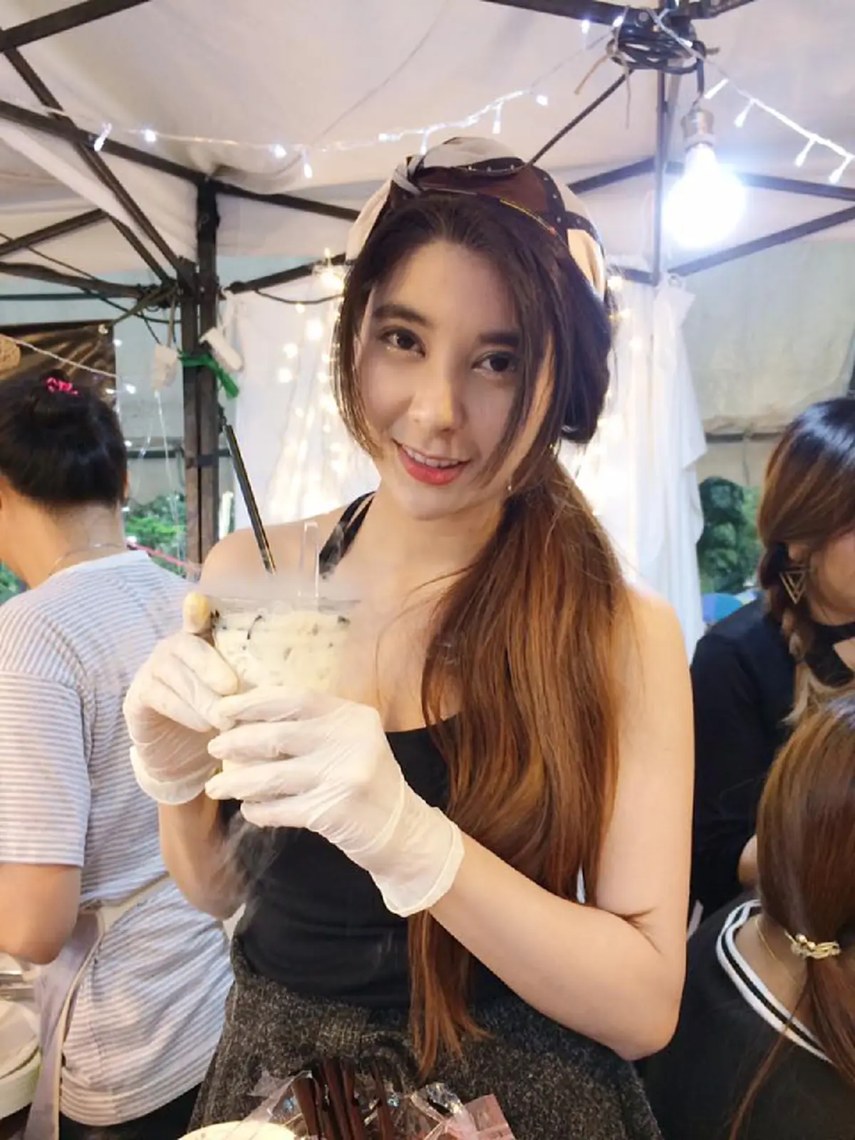 เกิดอะไรขึ้น!! "งานเกษตรแฟร์" แทบแตก เมื่อจู่ๆมีไทยมุงแน่นร้าน "เฉาก๊วยนมสด" พอเห็น...เท่านั้นแหละ หิวเลย!!