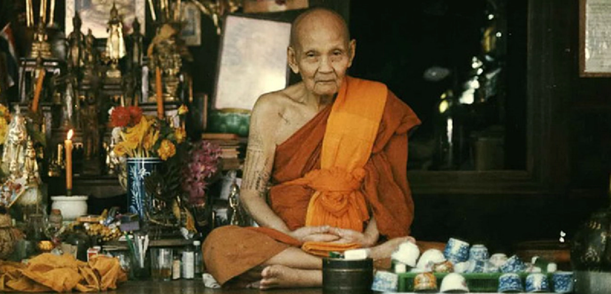 "อยากฟังธรรมะ ให้ไปหาท่านพุทธทาส อยากไหว้พระปฏิบัติดี ให้ไปไหว้หลวงปู่ดู่ วัดสะแก" หลวงพ่อเกษม มักบอกลูกศิษย์เสมอ เพราะเหตุใด? ในนี้มีคำตอบ!