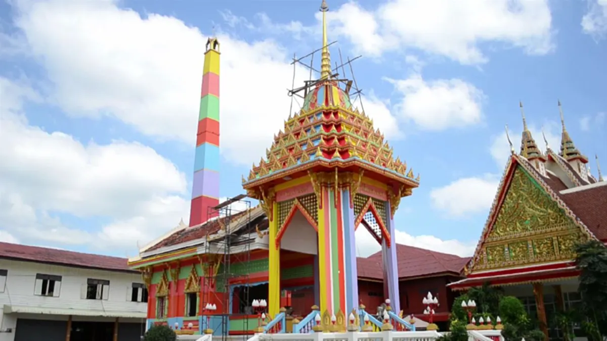 แม้แต่ผี ยังฮือฮา!! วัดโคราช สร้างเมรุ 7 สี สุดเฟี้ยวฟ้าว พอรู้ที่มาที่ไป ยิ่งทึ่งหนัก ปรบมือให้คนคิดรัวๆ!! (มีภาพ) 