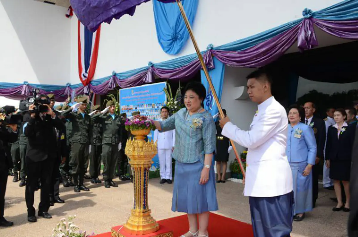 เต้ย พงศกร -จ๊ะ อาร์สยาม นำทีมศิลปิน ดารา เข้ารับประทานรางวัล "ลูกกตัญญู" ประจำปี 2559