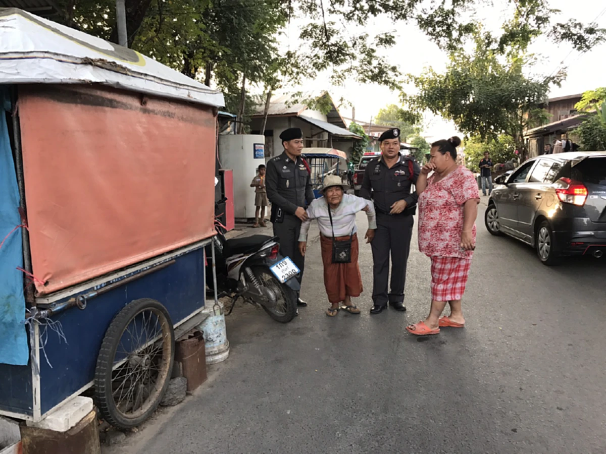 ช่วยกันแชร์ถึงผู้ใจบุญ!!!ยายวัย75ปีปั่นซาเล้งตระเวนขายผักสุขภาพไม่ดี รายได้มีแค่เบี้ยคนชราและขายผักไปวันๆ ไหนจะลูกไหนจะหลาน!!วอนสังคมเมตตา