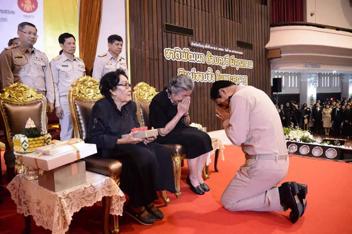 ทีนิวส์ เปิดประเด็นร้อน ใครทะเลาะใคร!?!...ทำไมต้อง"ปรองดอง" (ชมคลิป)