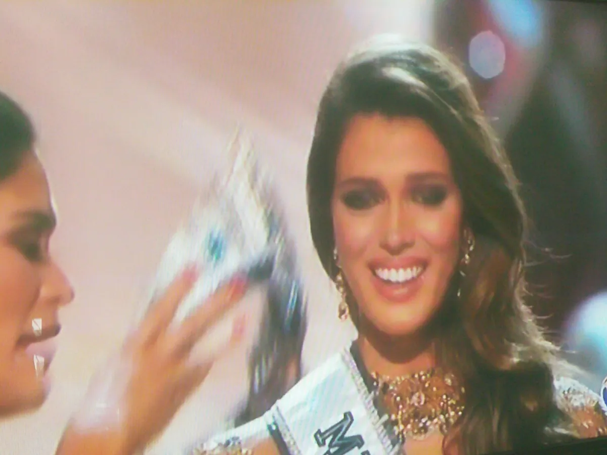 มงฯลงแล้ว!!! สาวงาม "FRANCE" คว้ามงกุฎ MissUniverse 2016 ไปครองได้สำเร็จ ส่วน "น้ำตาล ชลิตา" ทำเต็มที่ผ่านเข้ารอบ 6 คน