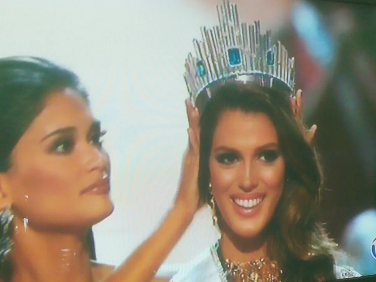มงฯลงแล้ว!!! สาวงาม "FRANCE" คว้ามงกุฎ MissUniverse 2016 ไปครองได้สำเร็จ ส่วน "น้ำตาล ชลิตา" ทำเต็มที่ผ่านเข้ารอบ 6 คน