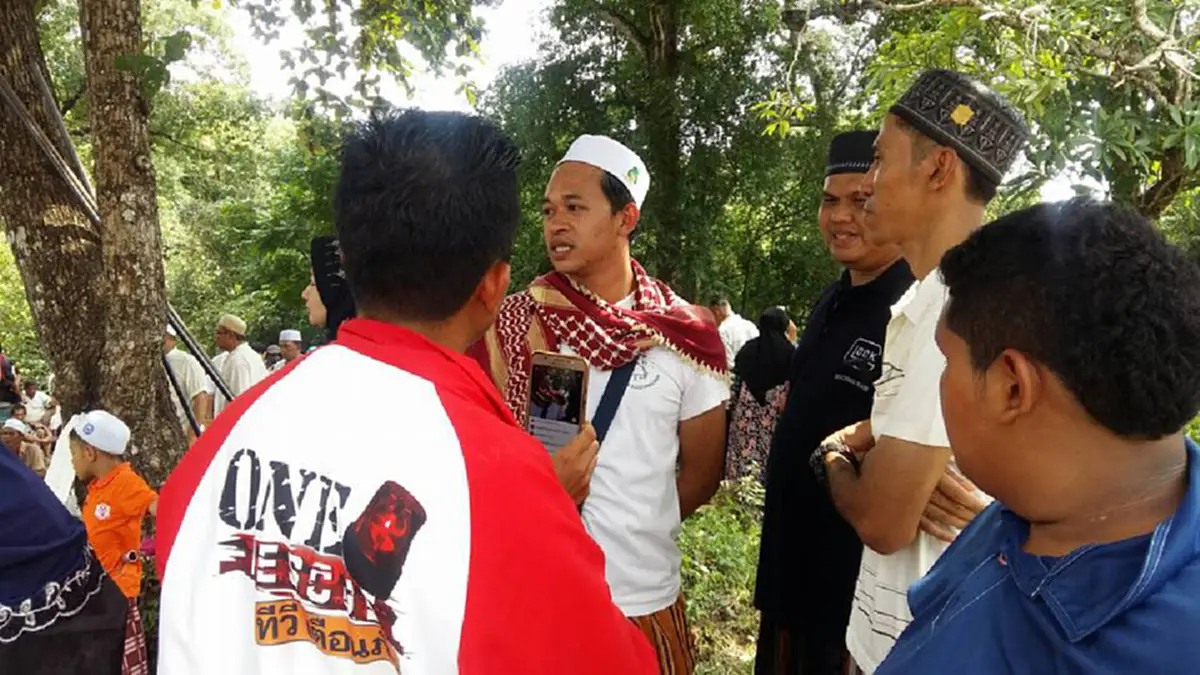 สุดอาลัย...พี่น้องไทย-มุสลิม ร่วมพิธีฝังศพเหยื่อเรือล่ม อยุธยาฯ รวมใจส่งดวงวิญญาณครั้งสุดท้าย