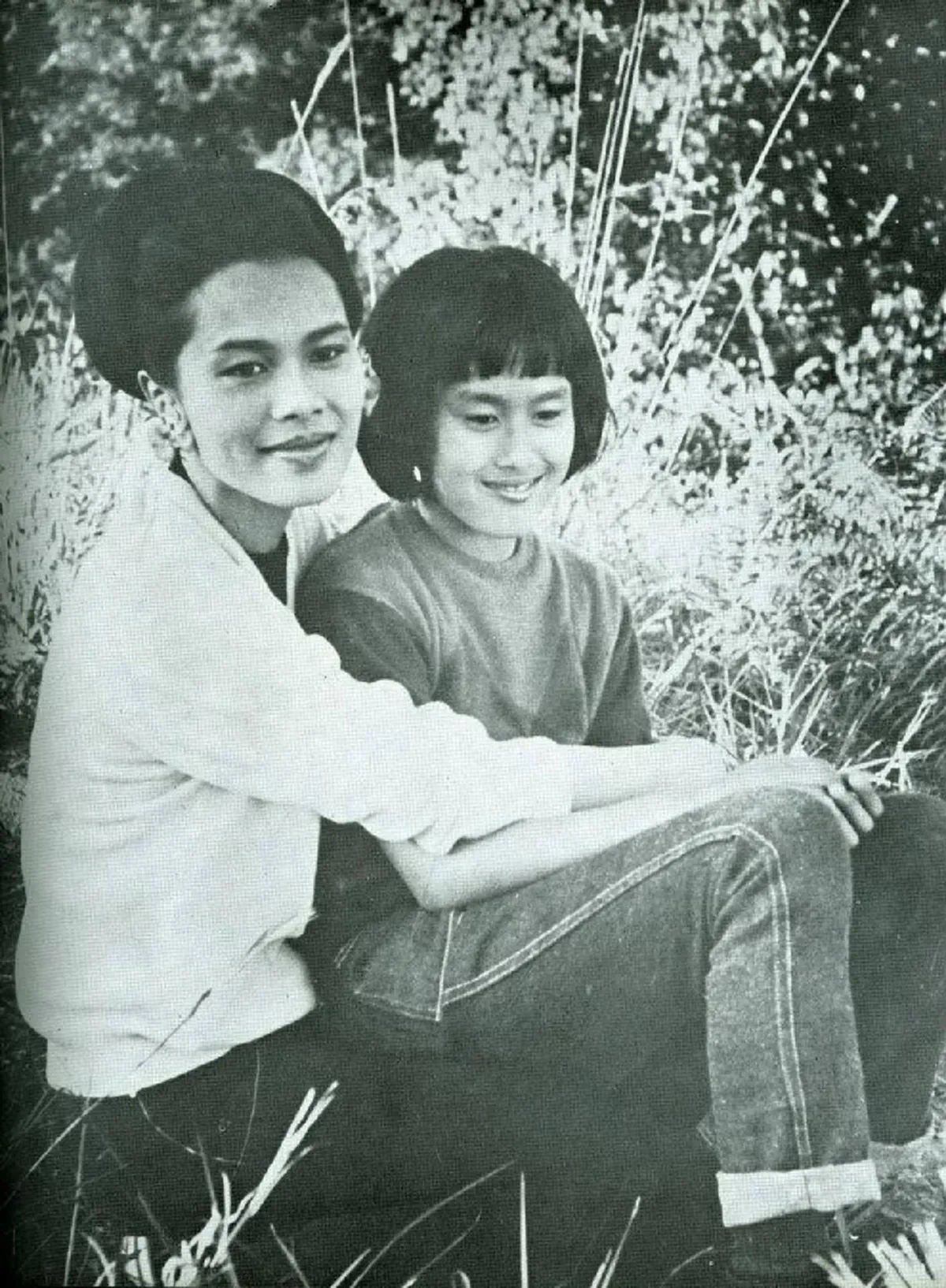 "ลัดดาซุบซิบ" เล่าเรื่องพระราชินี แม้ดึกสงัดก็ยังนึกถึงประชาชนและประเทศชาติ น้อยคนจะล่วงรู้กับนิตยสารที่ทรงโปรด  