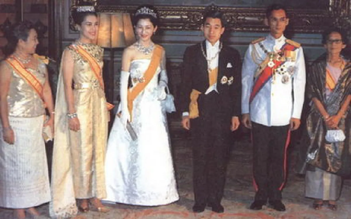 สุดยิ่งใหญ่องค์จักรพรรดิญี่ปุ่นสักการะพระบรมศพ ย้อนรอยประวัติศาสตร์ 2 ราชวงศ์ด้วยสายสัมพันธ์ที่แน่นแฟ้น
