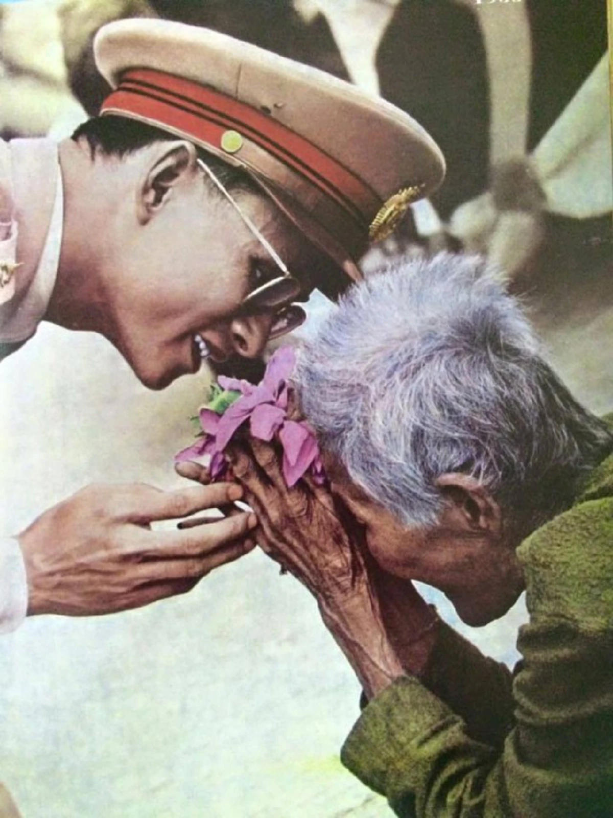 "ก่อนตายขอให้ได้เห็นในหลวงเป็นบุญตาสักครั้งก็ยังดี" ความในใจที่คนไทยบอกในหลวงรัชกาลที่๙