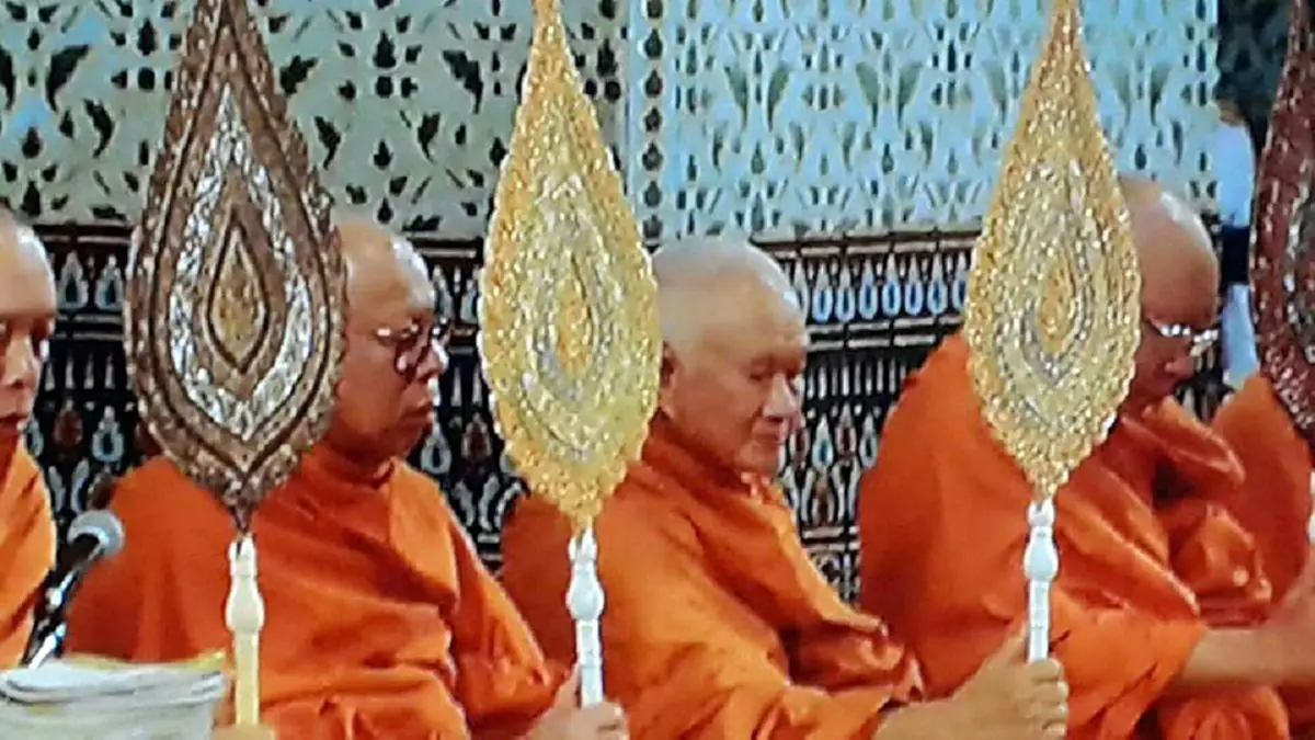 สมเด็จพระเจ้าอยู่หัวมหาวชิราลงกรณ บดินทรเทพยวรางกูร โปรดเกล้าฯสถาปนา "พระพรหมคุณาภรณ์" ขึ้นเป็น "สมเด็จพระพุทธโฆษาจารย์ " (ชมภาพ)