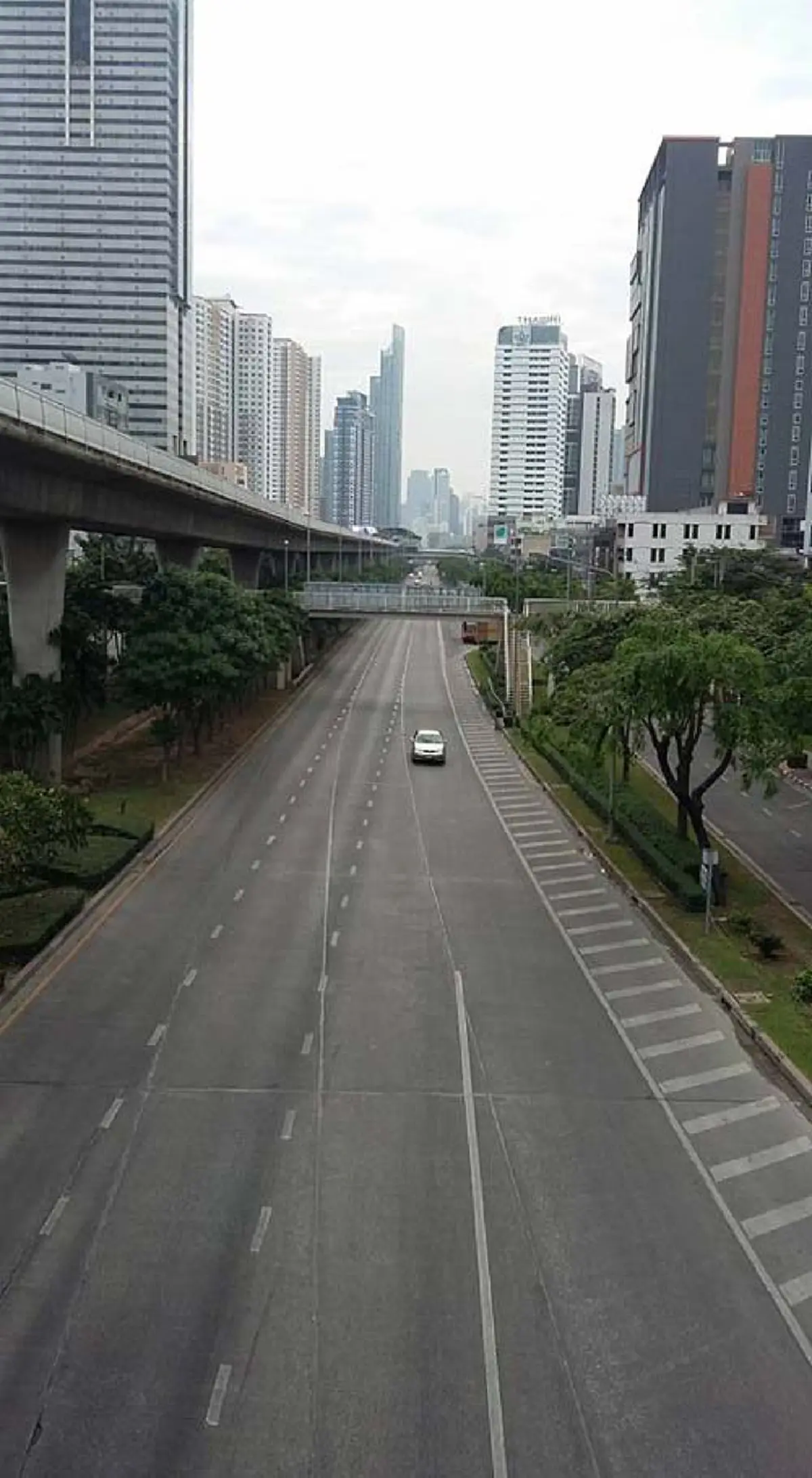 ความสุขรับปีใหม่!!! ประมวลภาพกทม.ถนนโล่ง รถวิ่งฉิว! จนชาวกรุงยิ้มกริ่ม หลังคนแห่ออกไปต่างจังหวัด แบบนี้ประหยัดเวลาเดินทางไปได้อีกเยอะ