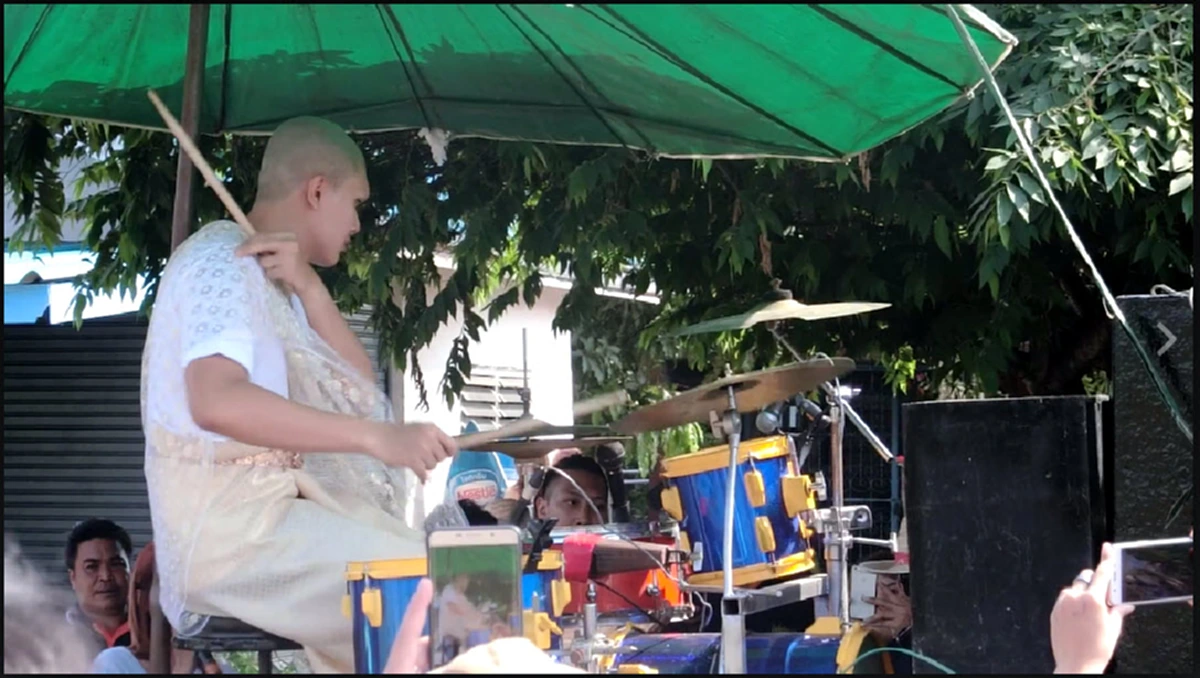 ญาติโยมศรัทธา "นาคจัดให้"สุดติ่งไปเลยกับการแห่นาคที่มันส์ที่สุดในโลก ใครไม่ดูระวังตกเทรนด์!! (ชมคลิป)