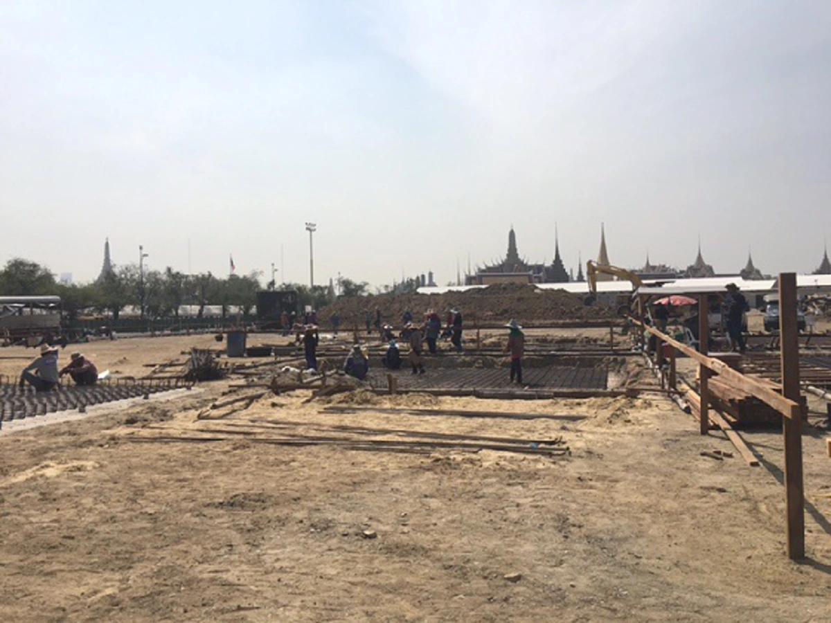 เริ่มเทฐานรากพระเมรุมาศ นับถอยหลังพระราชพิธีถวายพระเพลิงพระบรมศพ