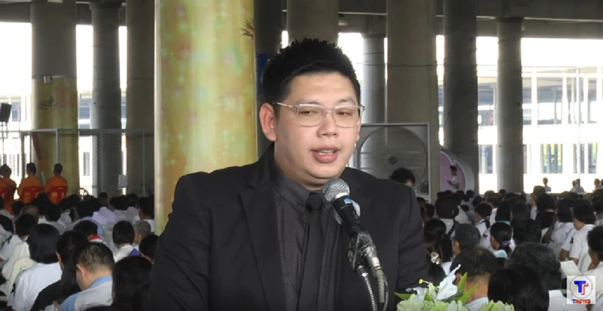 ฮอตสุดๆ ประเด็นข่าวร้อน : ทฤษฎี"โล่มนุษย์"กลับมาแล้ว!! "ธรรมกาย"นัดสวดมนต์2ธ.ค."องอาจ"ลั่น"อย่าทำให้ลูกศิษย์ตกใจ!!"ถ้าตกใจจะทำXXX(มีคลิป)