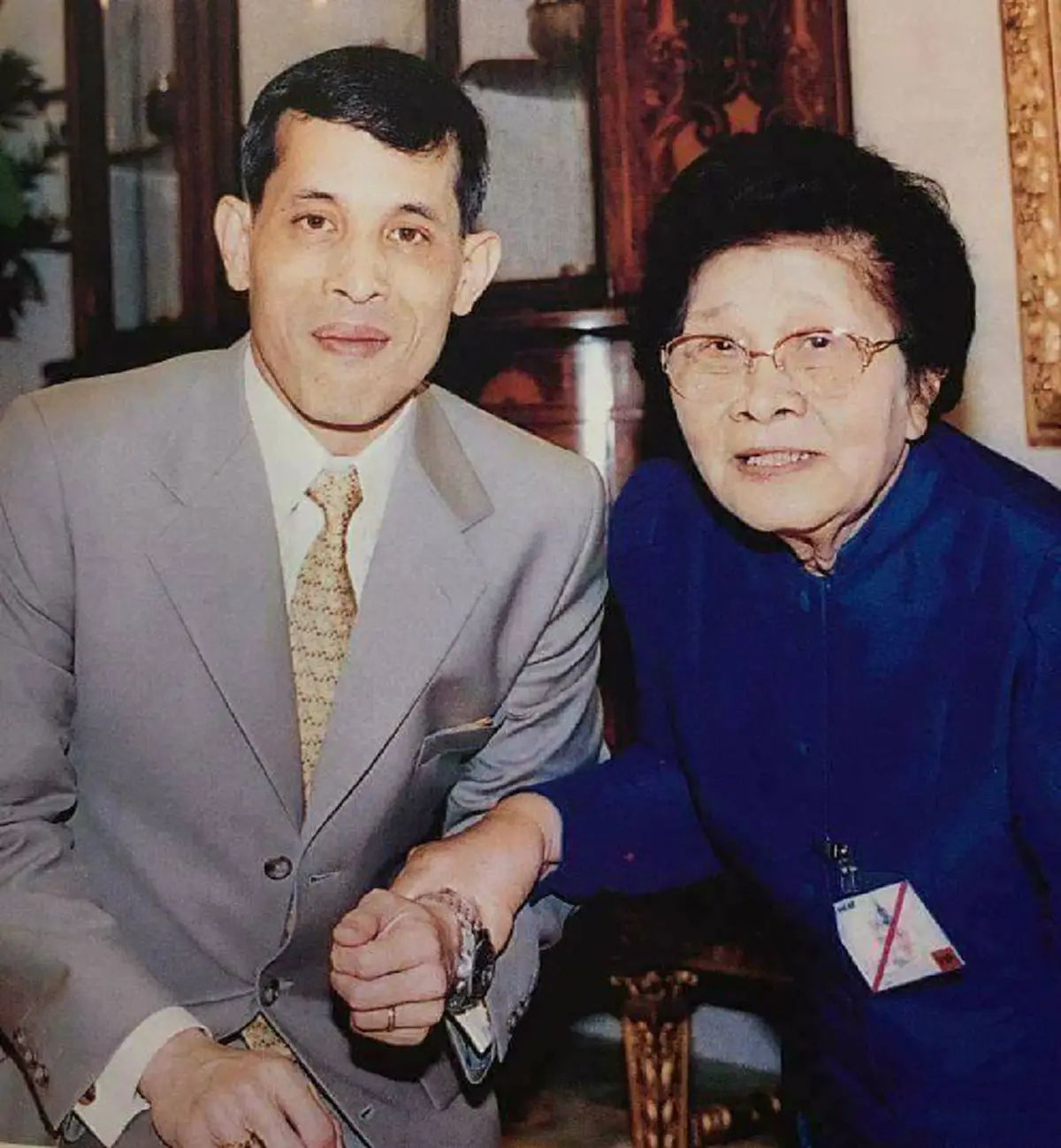 เรื่องราวแห่งความทรงจำ..."พระพี่เลี้ยงพระเจ้าแผ่นดิน" สมเด็จพระเจ้าอยู่หัวมหาวชิราลงกรณฯ ที่ในหลวงร.9 ทรงพระกรุณาโปรดเกล้าฯ ให้เป็นพระอภิบาล