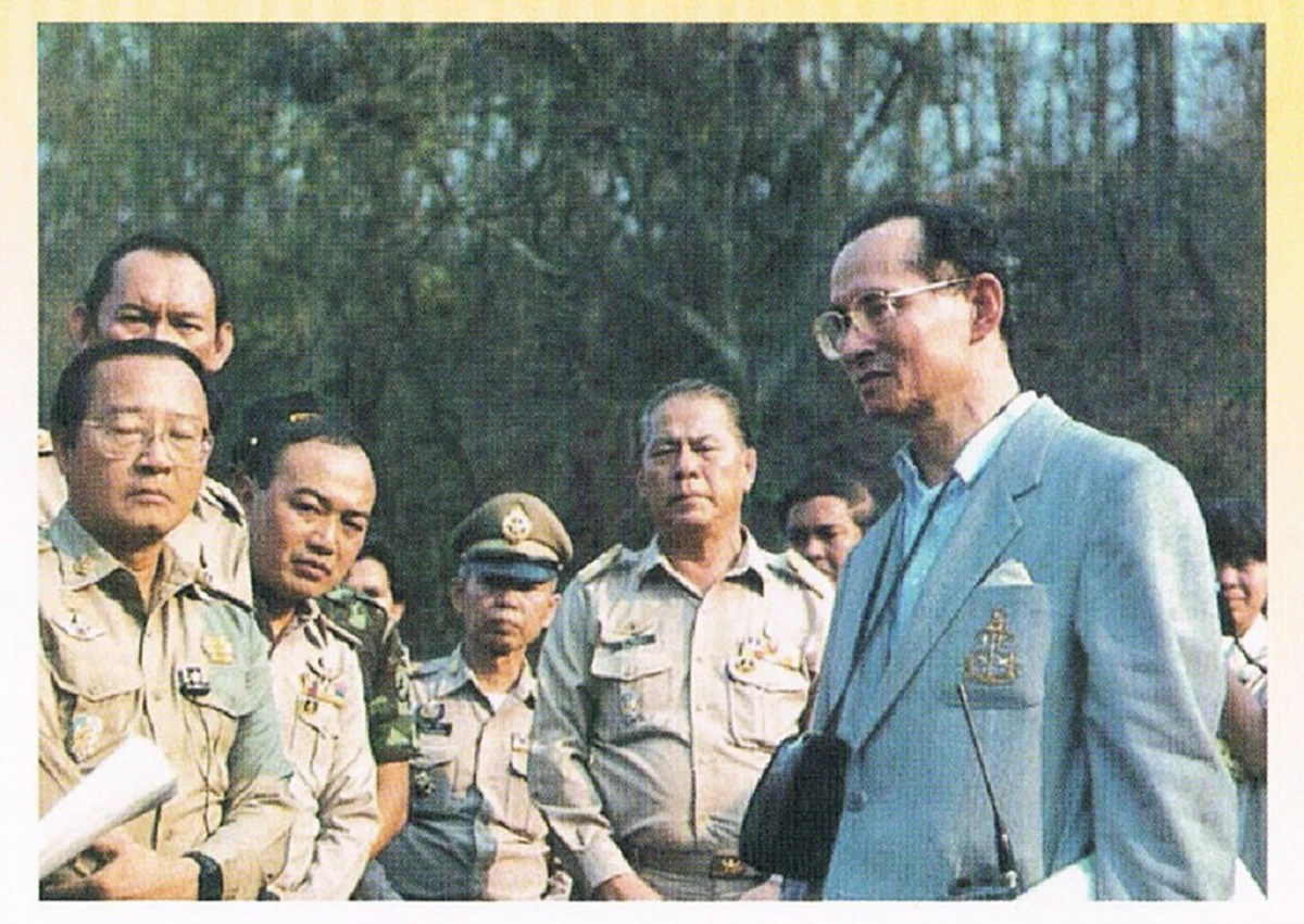 "หน้าที่ของข้าพเจ้า ก็คือ..ทำอะไรก็ตามที่เป็นประโยชน์"  ที่สุดในพระมหากรุณาธิคุณ..เมื่อครั้งในหลวงทรงพระราชทานสัมภาษณ์ไว้กับผู้สื่อข่าว BBC