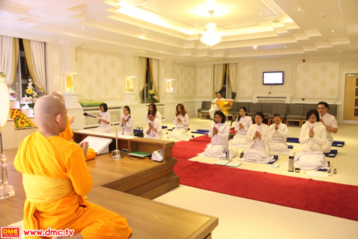 นึกว่าแฮรี่พอตเตอร์!!!...ชมภาพ"วัดพระธรรมกาย"สาขานิวคาสเซิล...โดนจวกยับเหมาะสมหรือไม่ นี่มันไม่ใช่วัดแล้ว??!!(รายละเอียด)