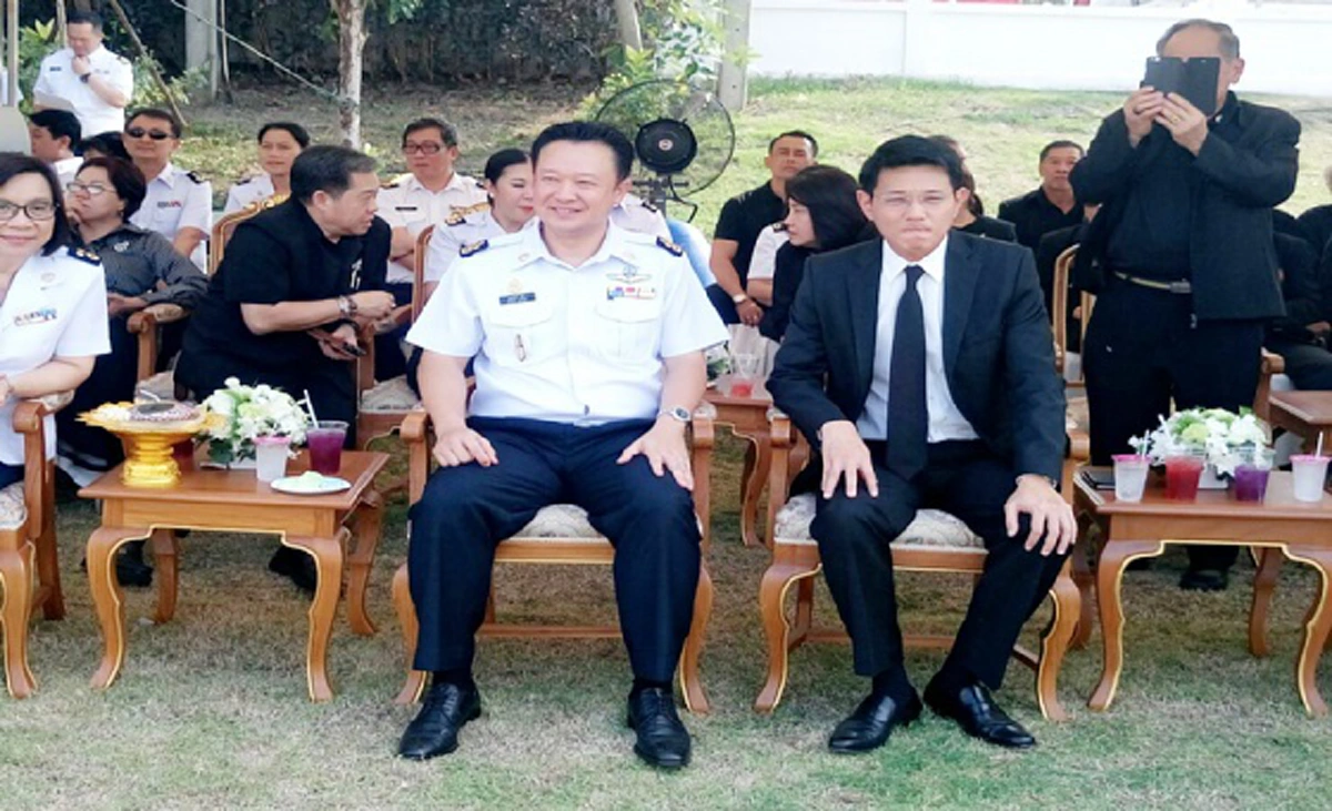 ทรงคุณค่ายิ่ง !!! ททท.ทำพิธีรวมดินมหามงคลทั่วประเทศพร้อมมอบดินของพ่อ 19,999 ชุด เป็นของที่ระลึกแก่ประชาชนในวันที่ 5 ธันวาคม !?!