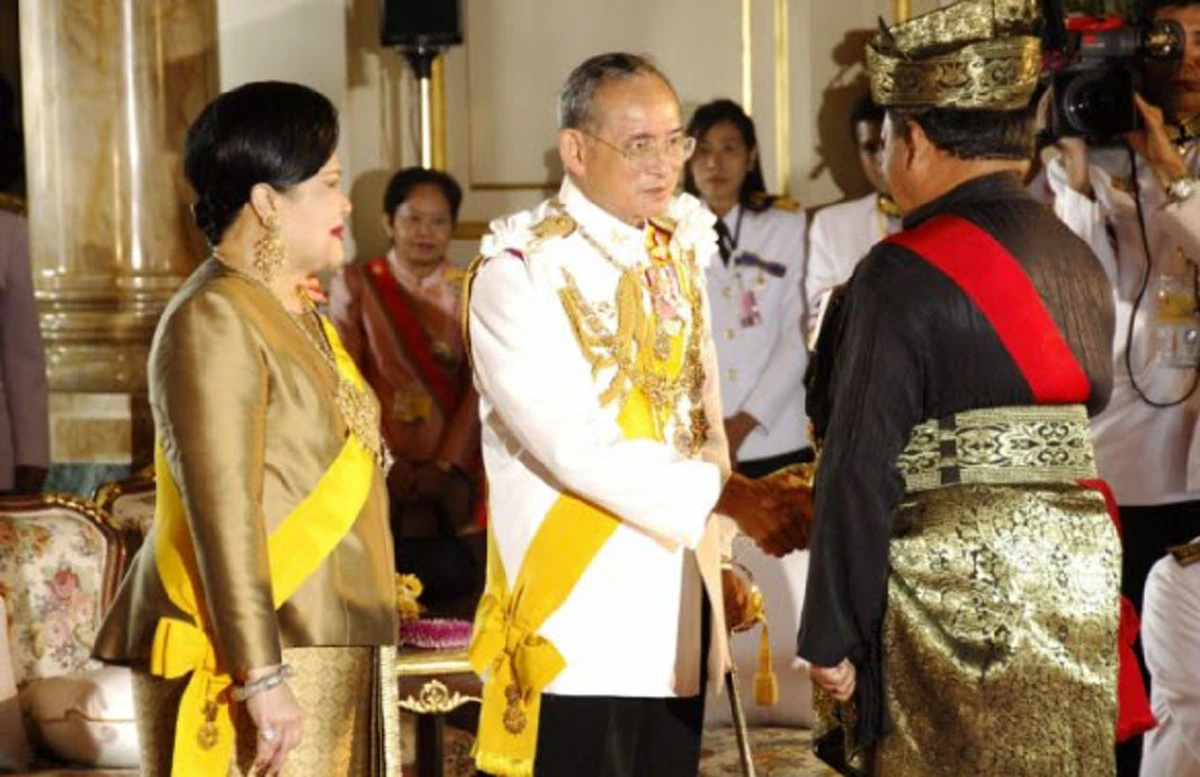 พระราชาแห่งสากลชาติ!! ภาพประวัติศาสตร์ราชวงศ์ทั่วโลกพร้อมใจเสด็จฯ ถวายพระพรในหลวง รัชกาลที่ 9 ถือเป็นการเทิดพระเกียรติสูงสุด