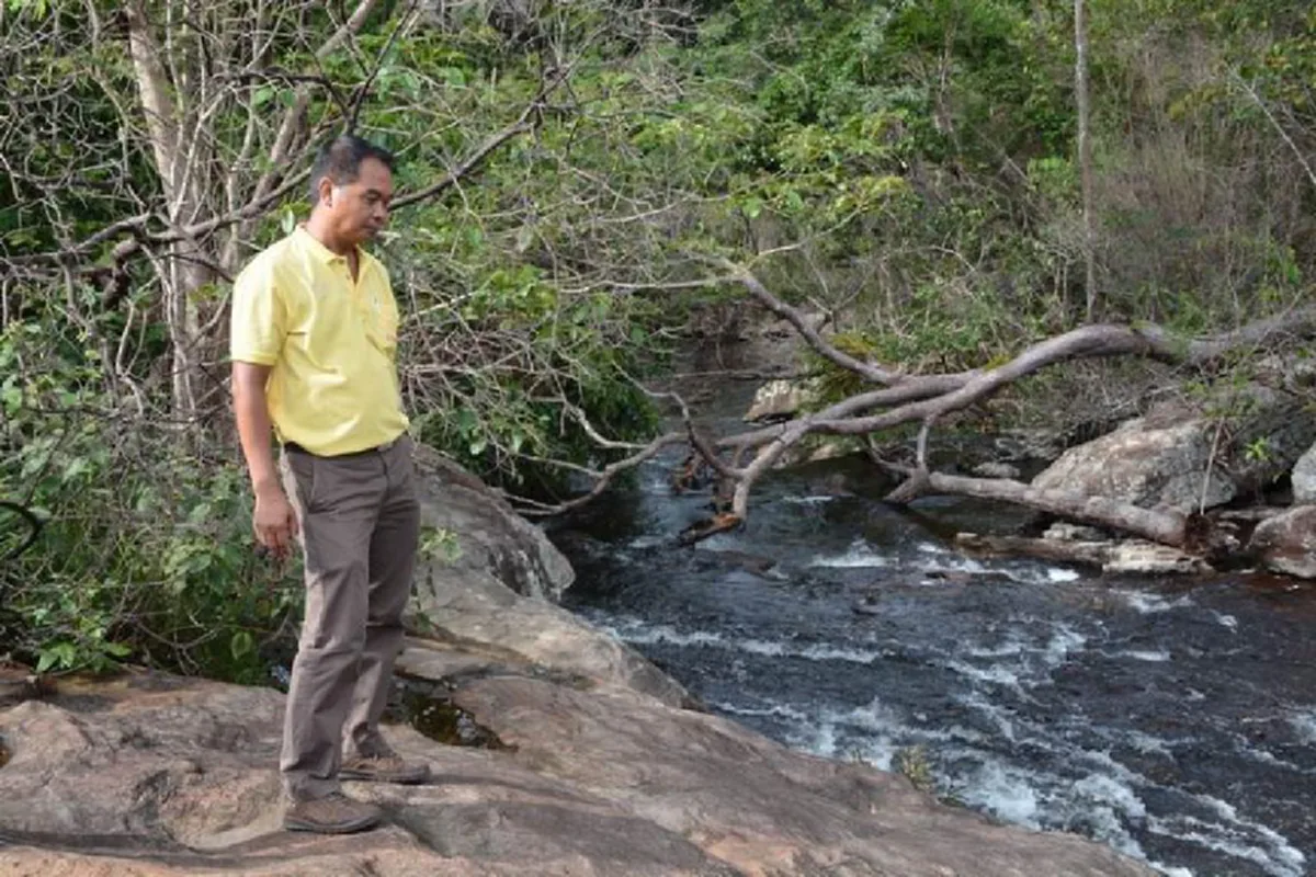 แค่เห็นก็เย็นชื่นใจ!! พบน้ำตกแห่งใหม่ชายแดนศรีสะเกษ โผล่กลางธรรมชาติ งดงามสุดๆ!! (มีภาพ)