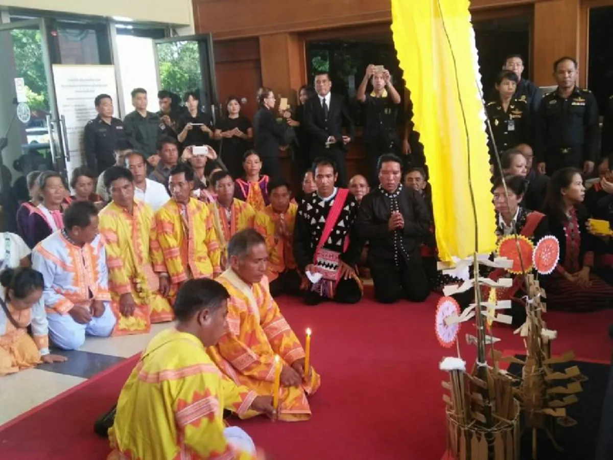 6ชนเผ่า!! เชื้อสายไทย...ร่วมไว้อาลัย พ่อหลวง นำแสงสว่างช่วยพลิกชีวิต เผยคำมั่นสัญญาจะไม่ยุ่งเกี่ยวยาเสพติด (ชมภาพ)