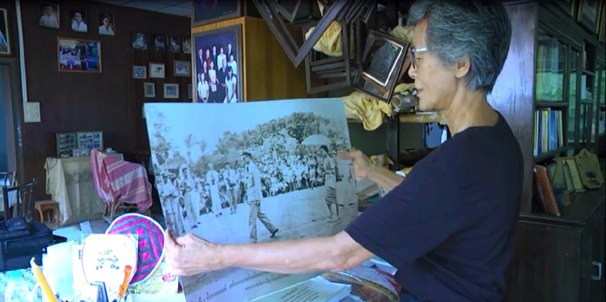 ความภาคภูมิใจในชีวิต!!!! ห้องภาพของพ่อ ช่างภาพจ.สตูลเผย ปลาบปลื้มด้วยน้ำตา..ยก พ่อหลวง คือต้นแบบหลักเศรษฐกิจพอเพียง (ชมภาพ)