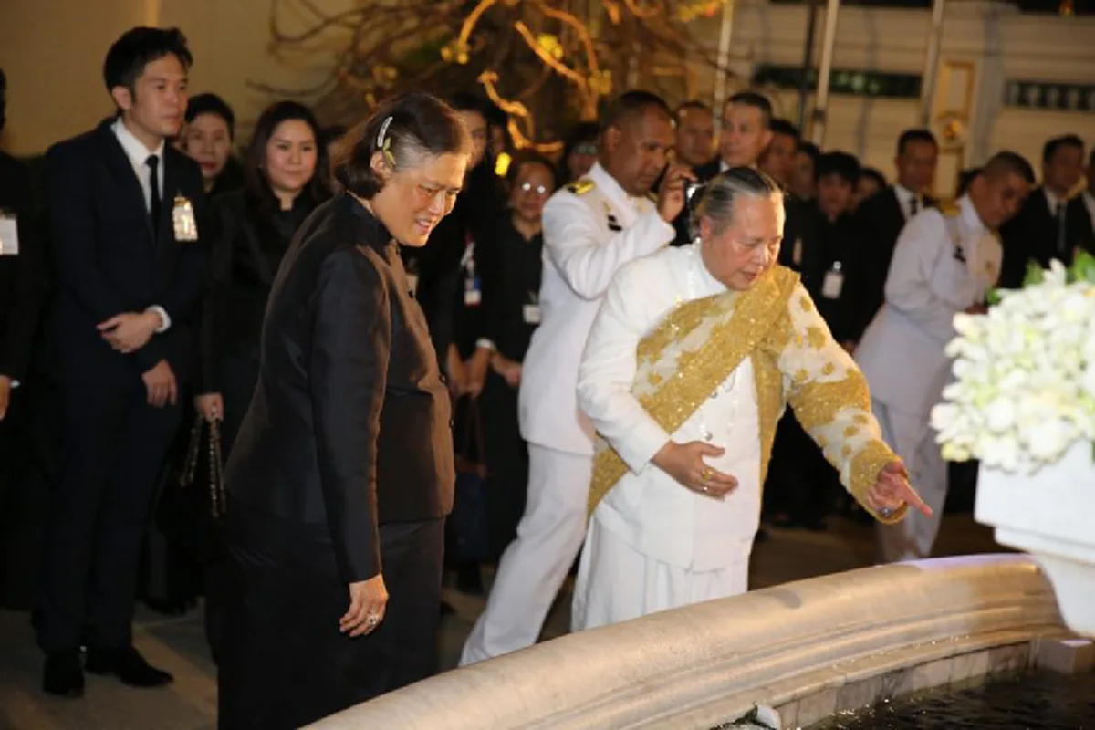 "สมเด็จพระเทพรัตนราชสุดาฯ" ทรงประกอบพิธีบวงสรวงอธิษฐานจิต เตรียมงานถวายพระเพลิงพระบรมศพ
