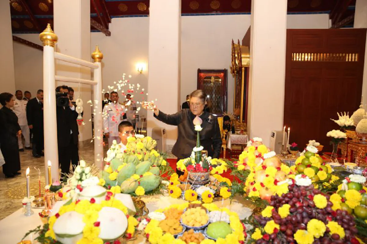 "สมเด็จพระเทพรัตนราชสุดาฯ" ทรงประกอบพิธีบวงสรวงอธิษฐานจิต เตรียมงานถวายพระเพลิงพระบรมศพ