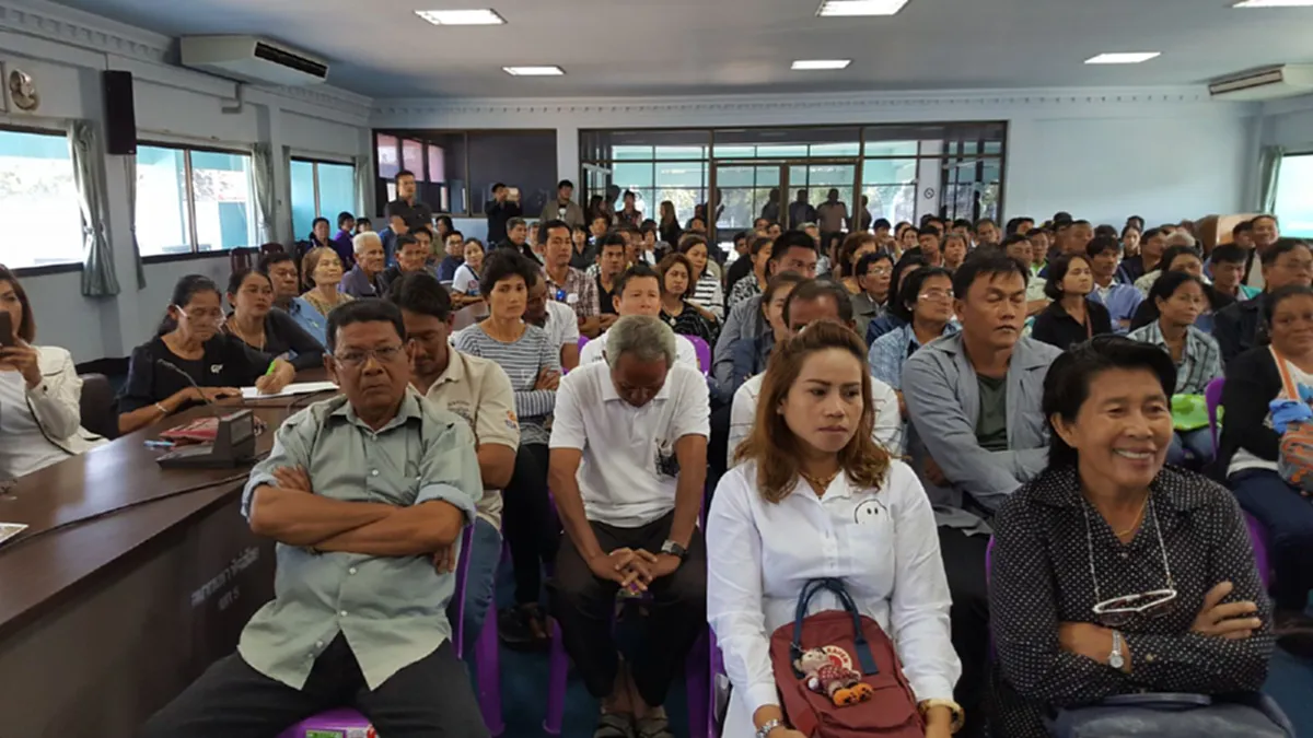 สมาคมชาวไร่อ้อยเขต 5 สิงห์บุรี ยื่นผู้ว่าฯร้องขอผ่อนปรน จนท.จับรถบรรทุกอ้อยน้ำหนักเกิน ด้านรองผู้ว่าฯไม่รับปาก เพราะต้องยึดกม.